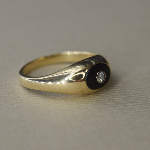 Vintage 14k Gold Onyx and Diamond Ring c.1990s