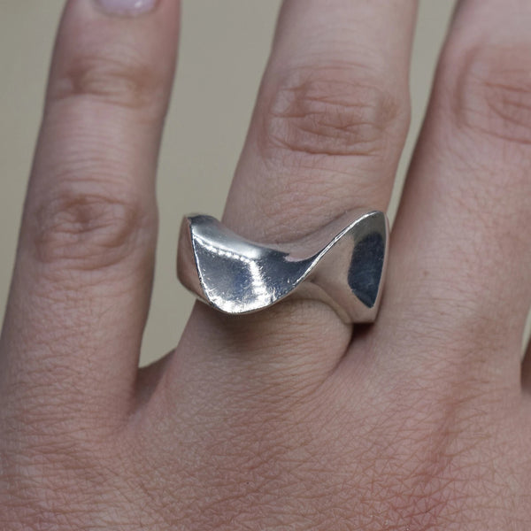 Vintage Modernist Mexican Silver Wave Ring c.1970s