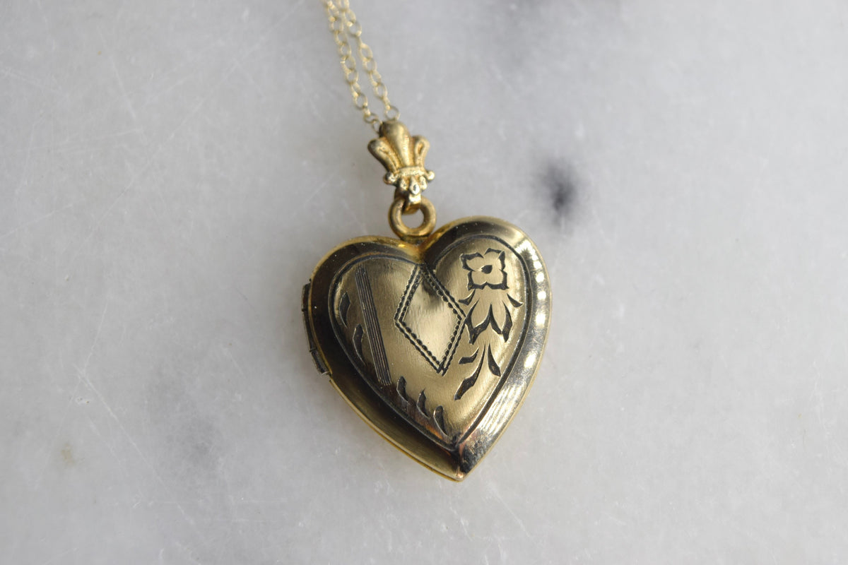 Vintage Gold Filled Sweetheart Locket c.1940s