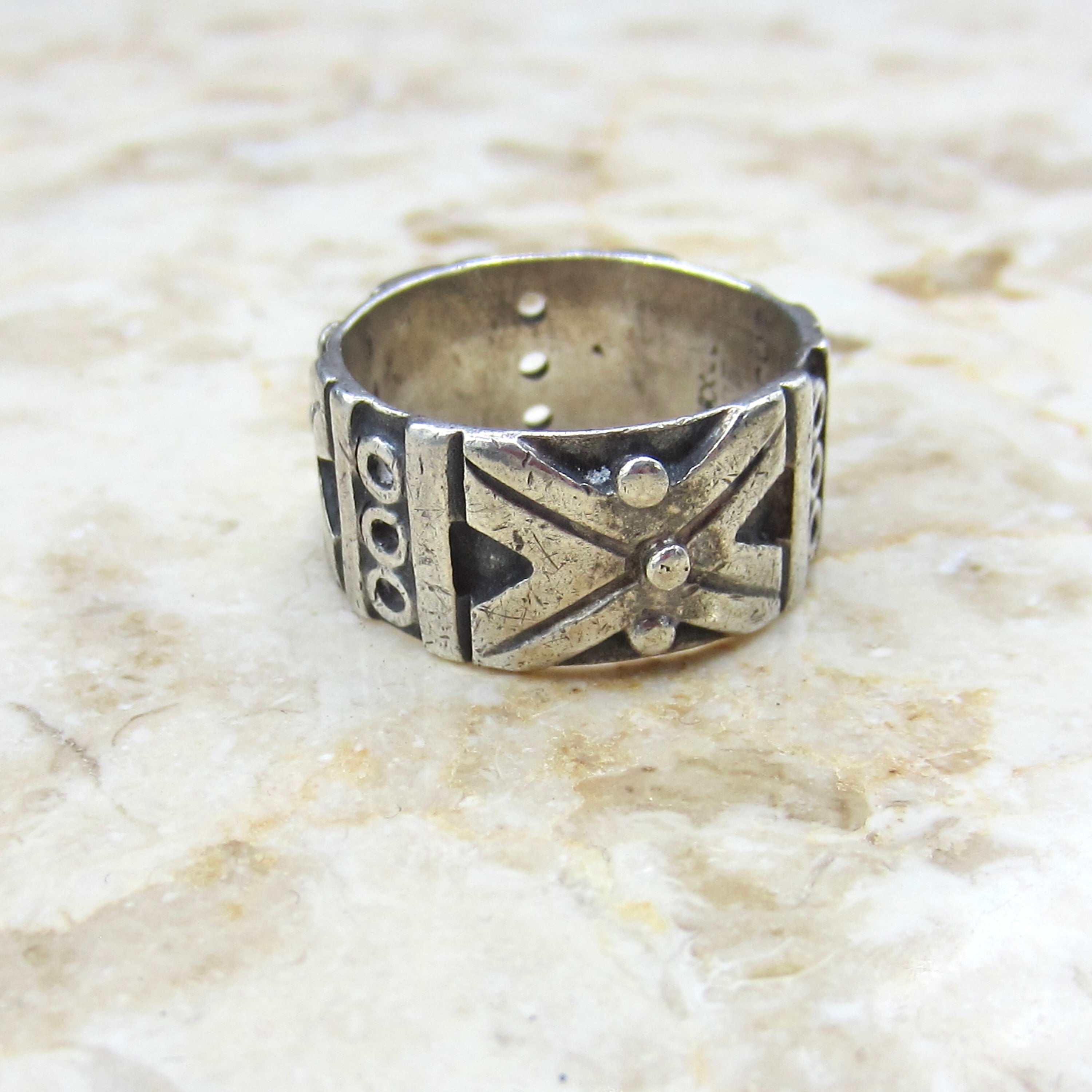 Vintage Taxco Mexican Sterling Silver Tribal Band Ring