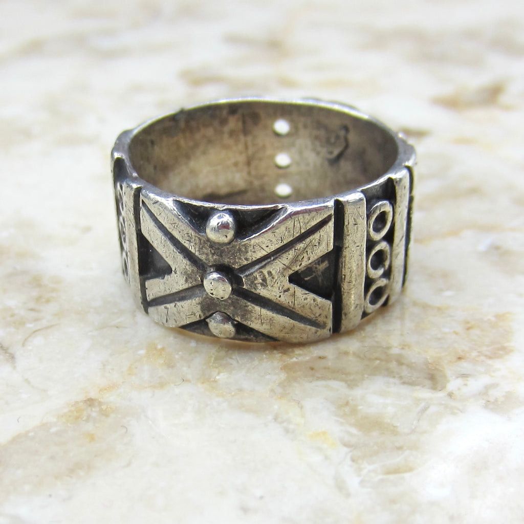 Vintage Taxco Mexican Sterling Silver Tribal Band Ring