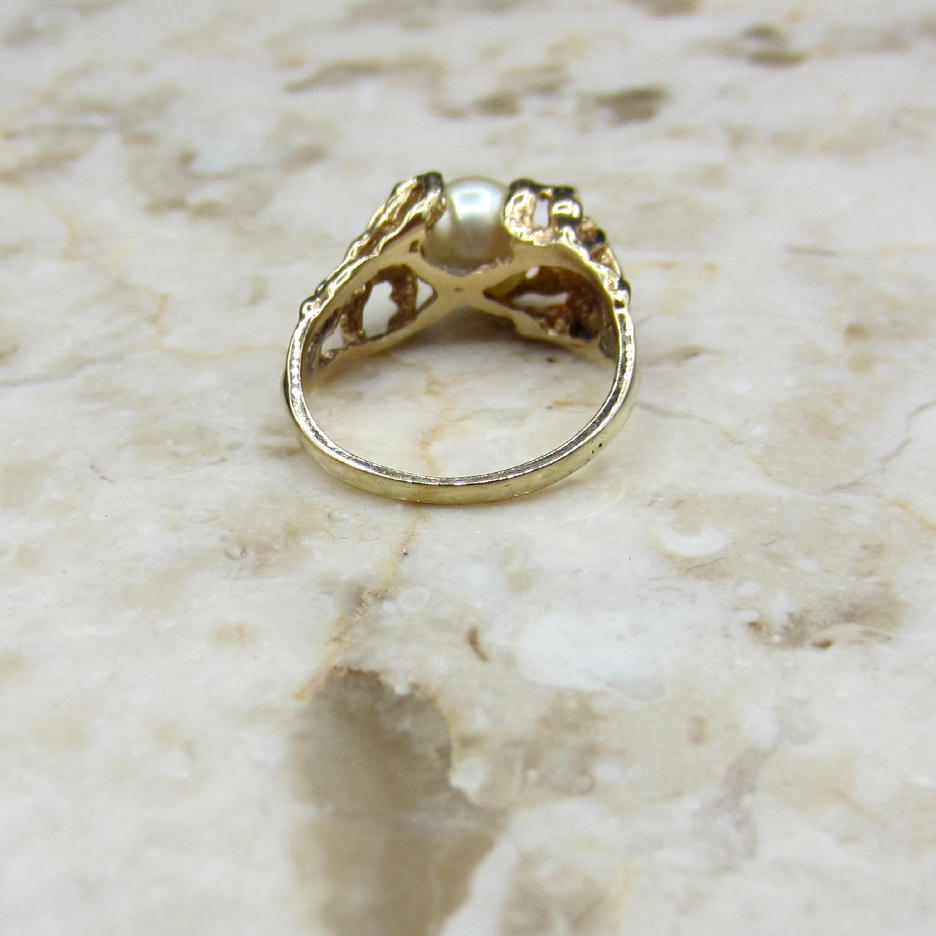 Vintage 14k Gold Brutalist Pearl Ring c.1970s