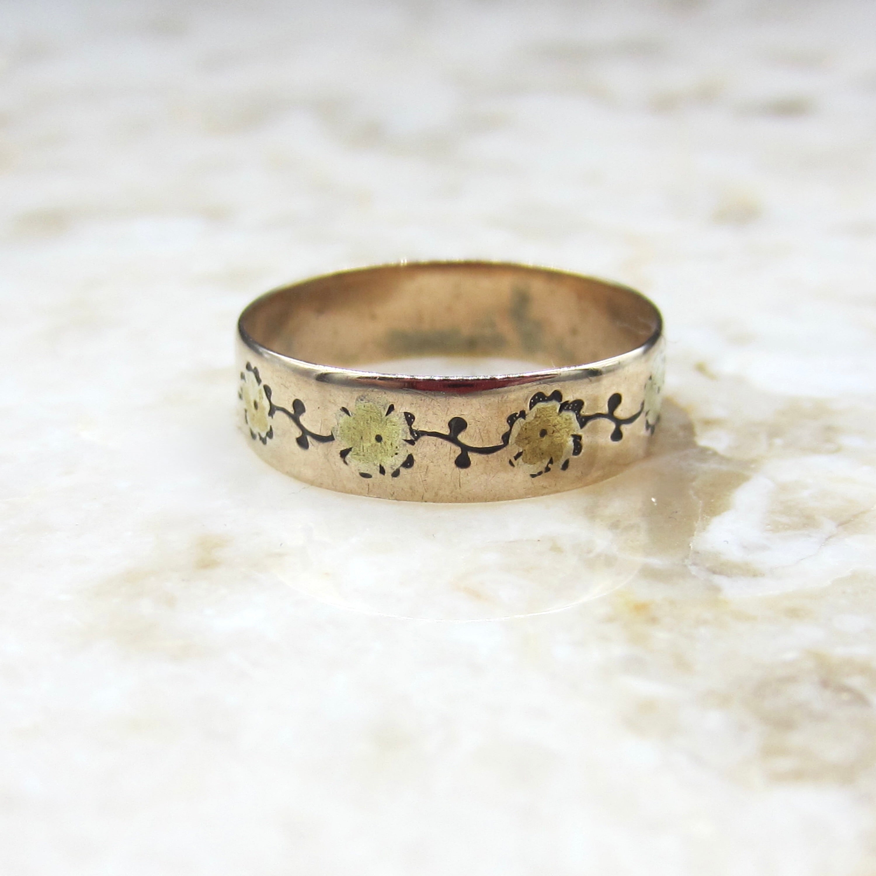 Antique 14k Gold Early Victorian Floral Pattern Band Ring c.1850s