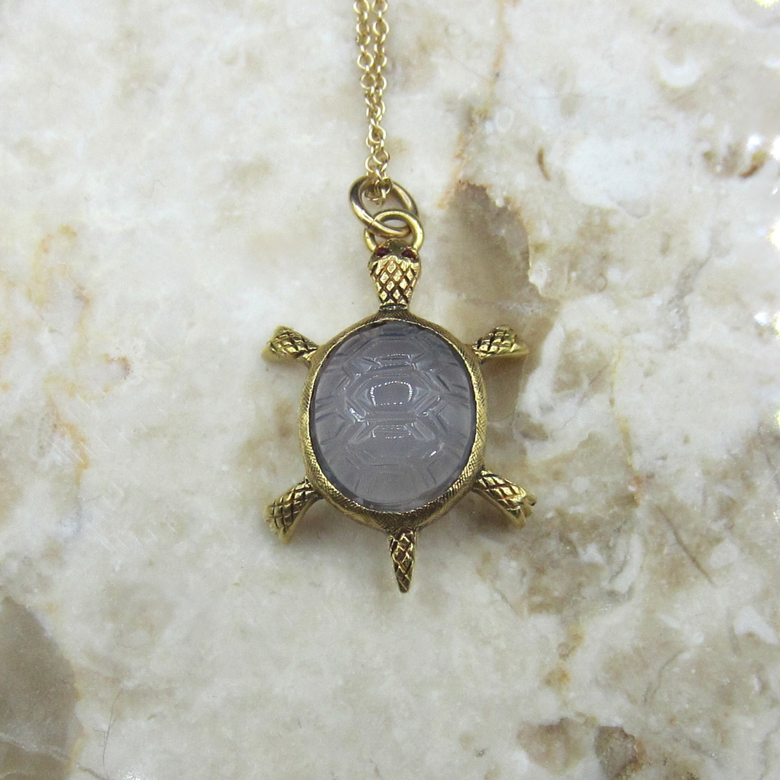 Vintage 18k Gold Amethyst Turtle Charm c.1970s