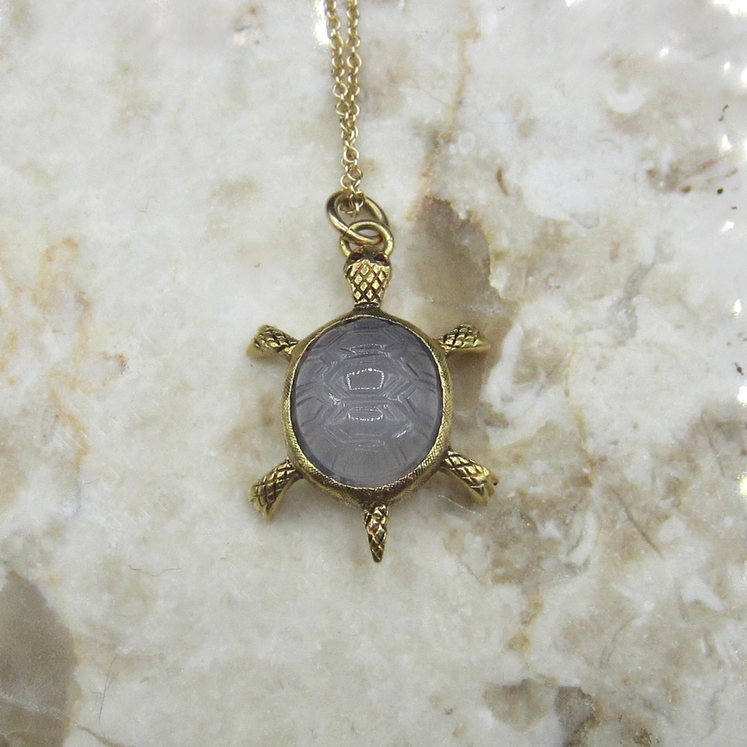 Vintage 18k Gold Amethyst Turtle Charm c.1970s