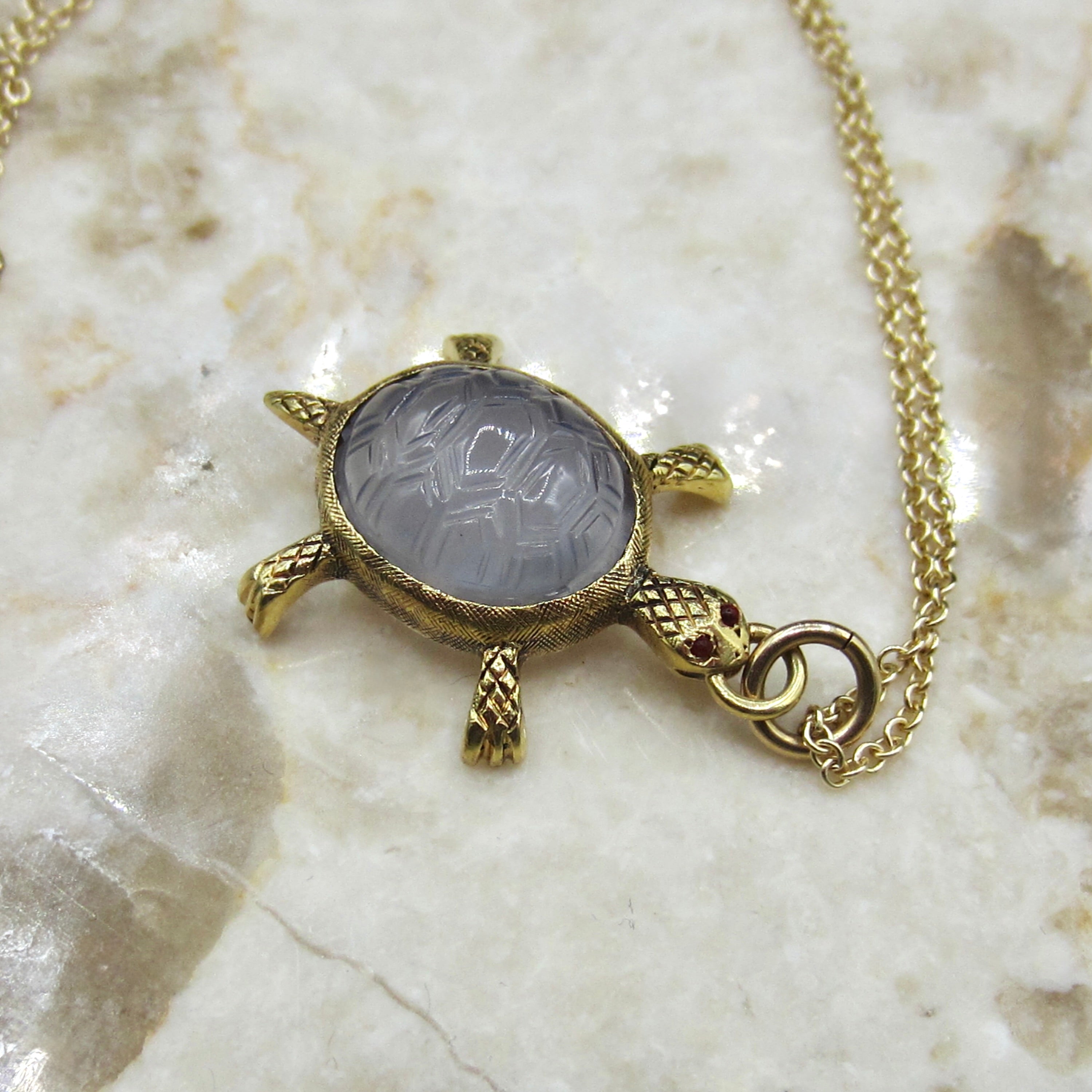 Vintage 18k Gold Amethyst Turtle Charm c.1970s