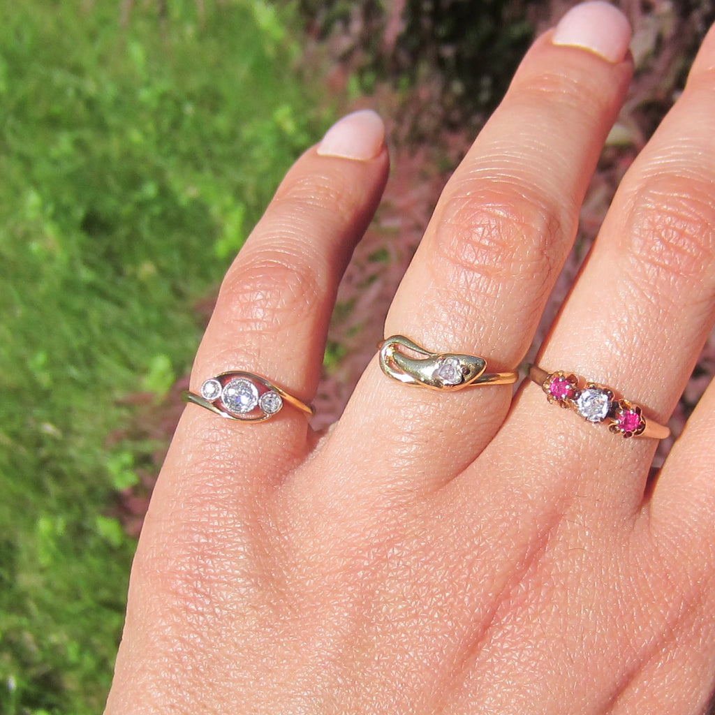 Vintage 18k Gold Bezel Set Diamond Trilogy Ring c.1930s