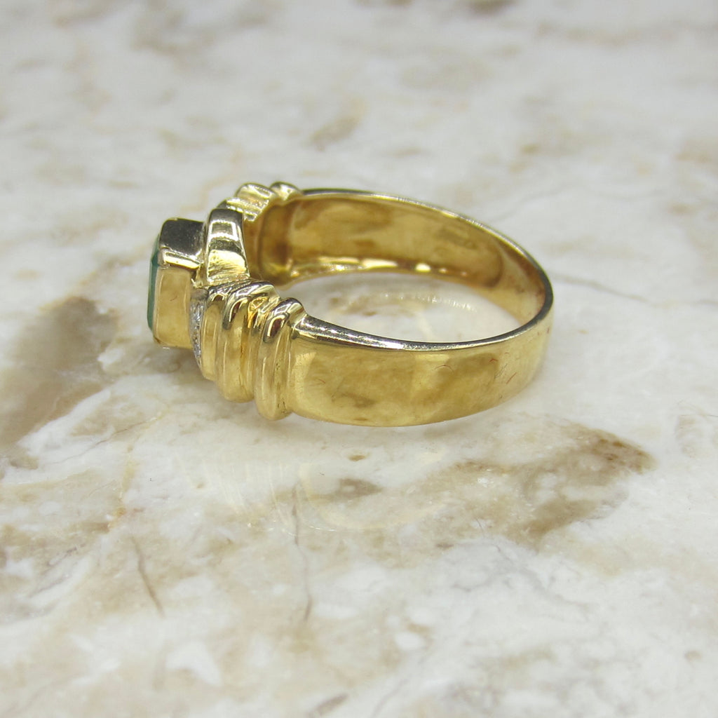 Vintage 18k Gold Emerald and Diamond Ring