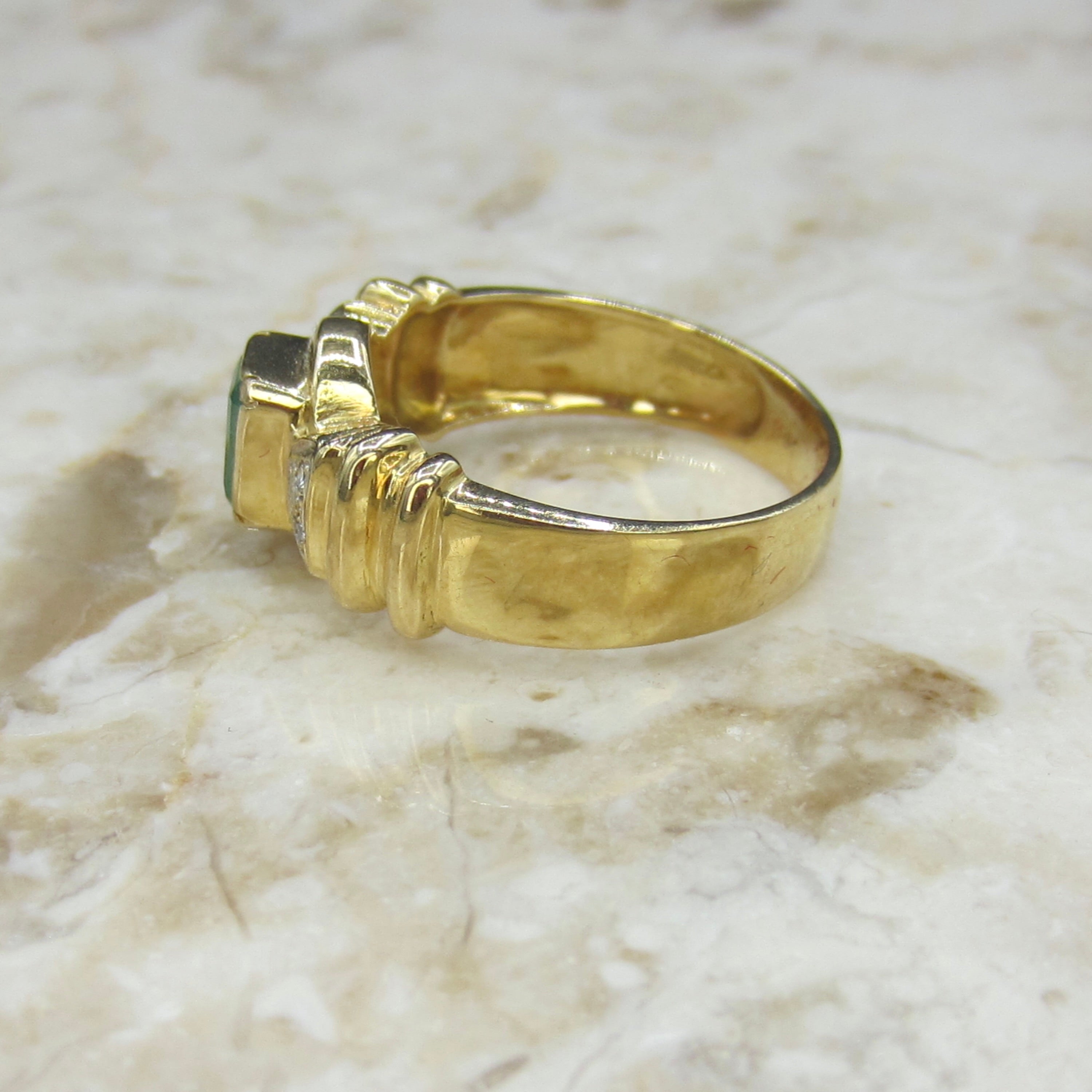 Vintage 18k Gold Emerald and Diamond Ring