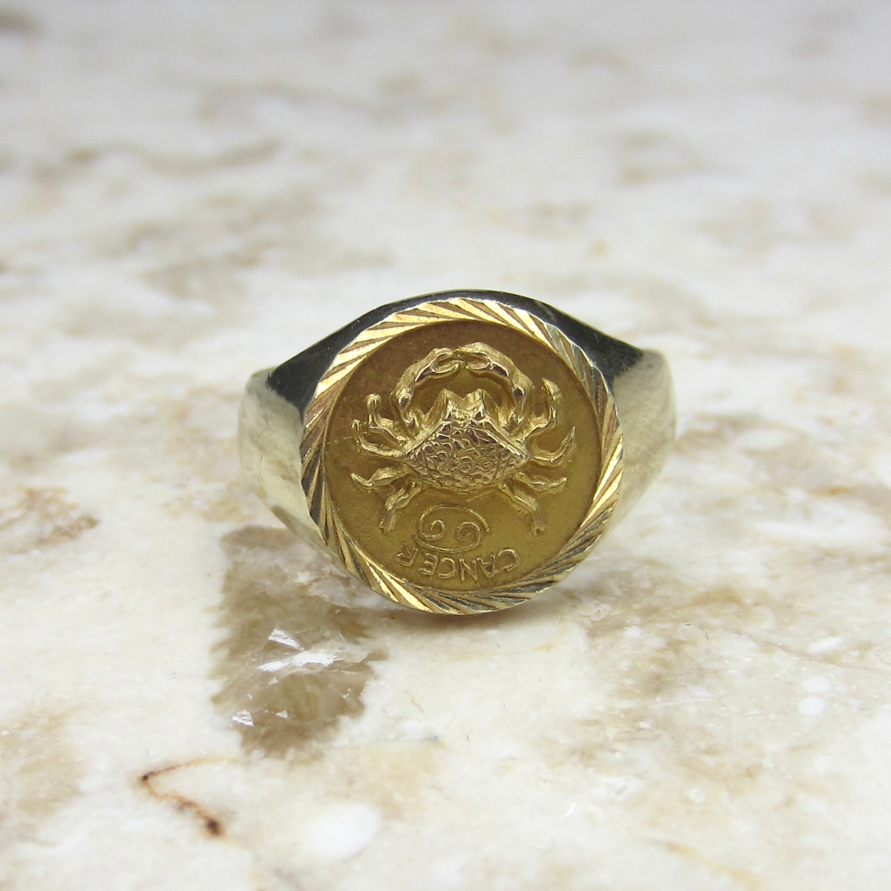 Vintage 14k Gold Cancer Zodiac Signet Ring Horoscope Jewelry c.1970s