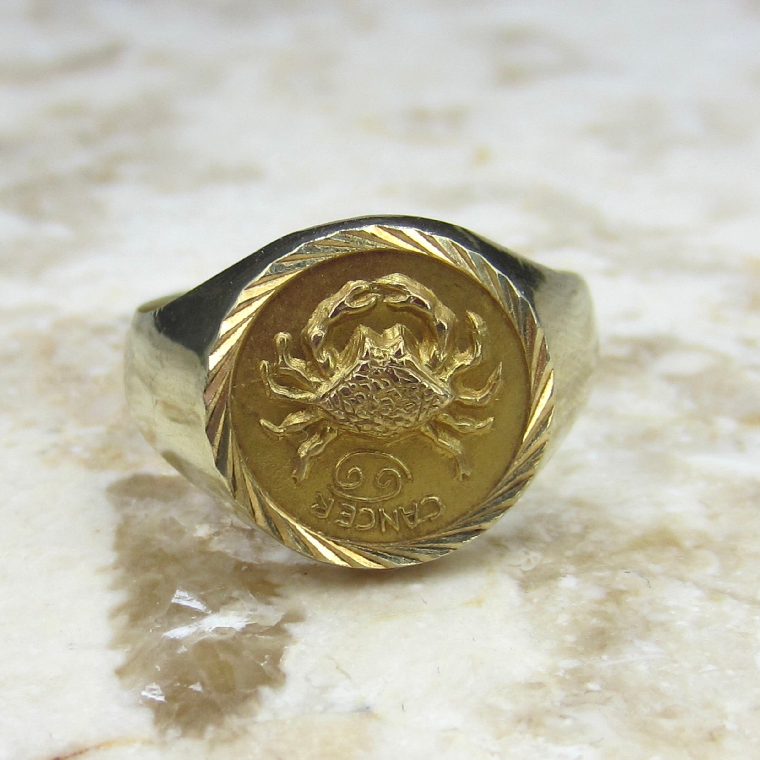 Vintage 14k Gold Cancer Zodiac Signet Ring Horoscope Jewelry c.1970s