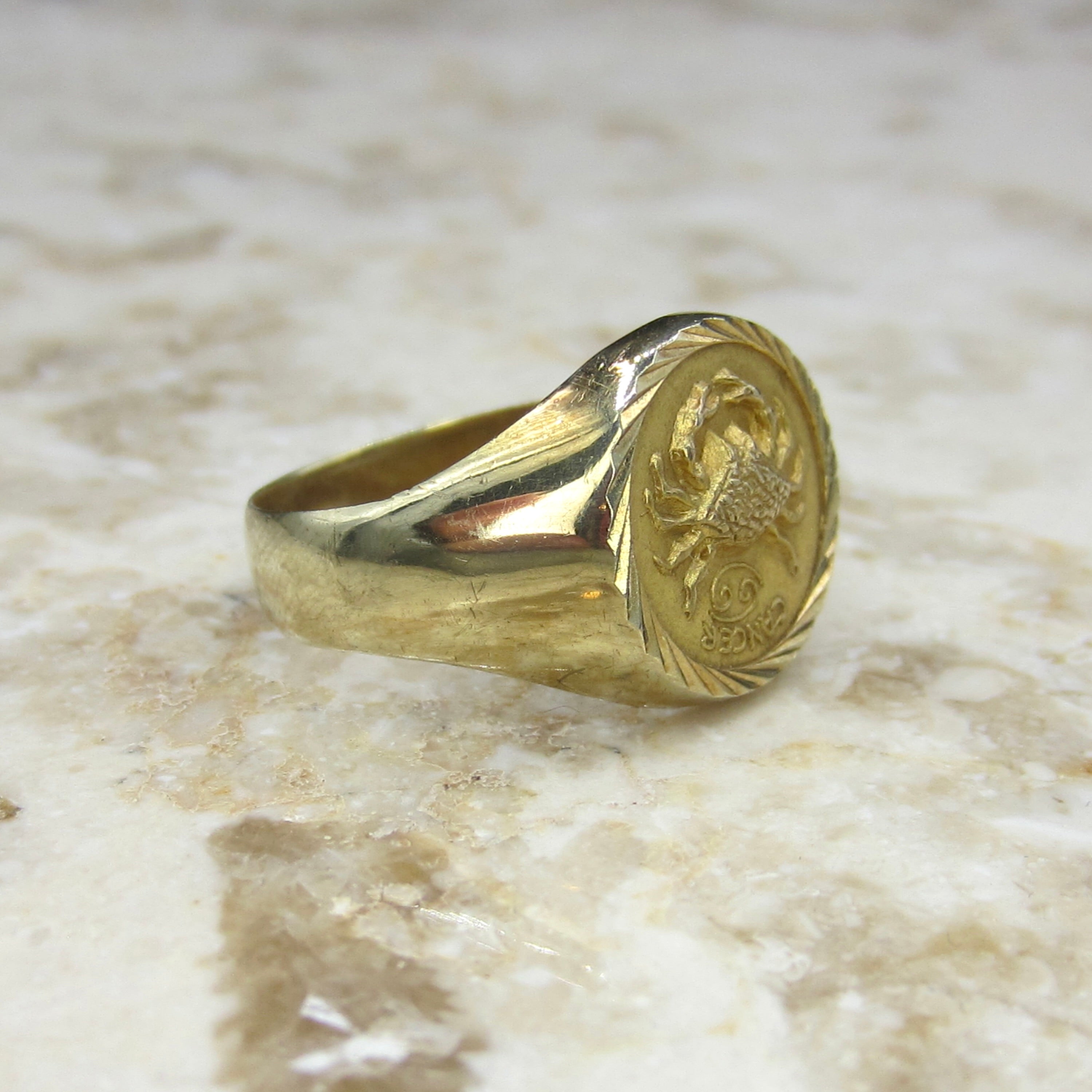 Vintage 14k Gold Cancer Zodiac Signet Ring Horoscope Jewelry c.1970s