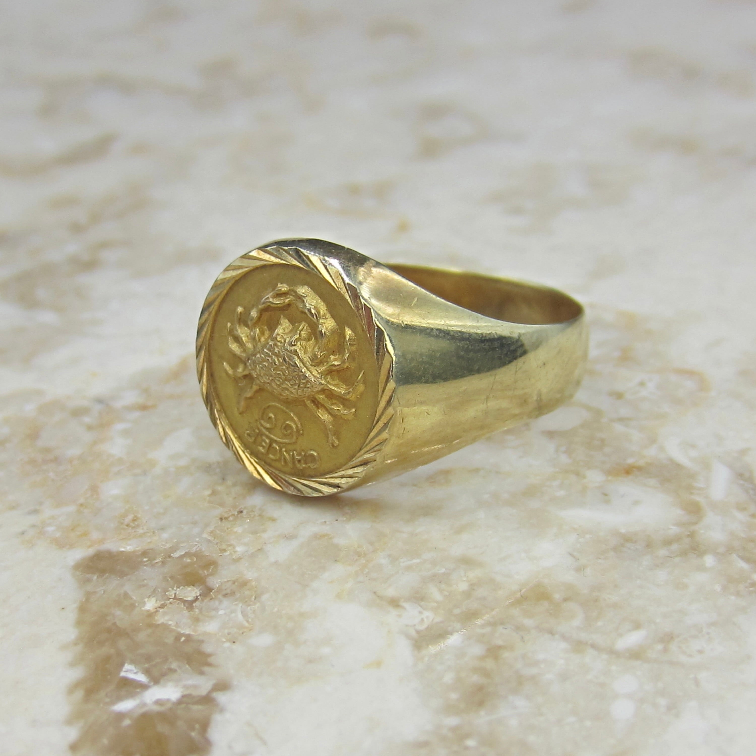 Vintage 14k Gold Cancer Zodiac Signet Ring Horoscope Jewelry c.1970s