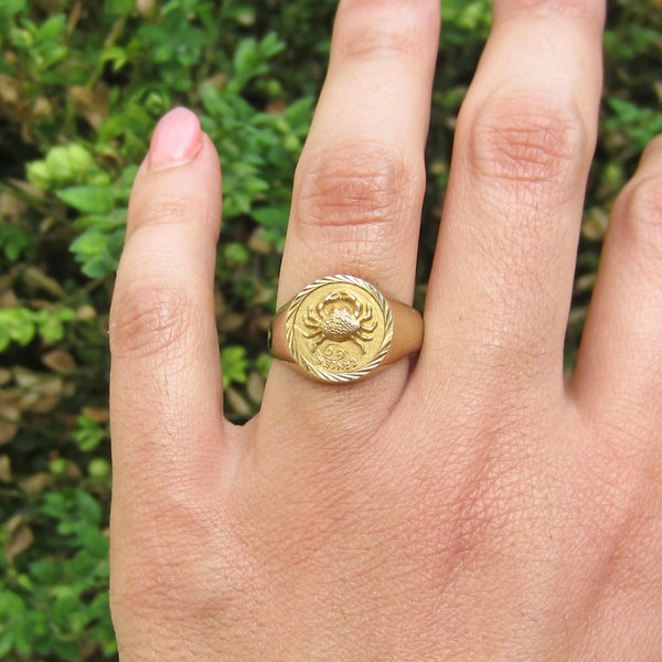 Vintage 14k Gold Cancer Zodiac Signet Ring Horoscope Jewelry c.1970s