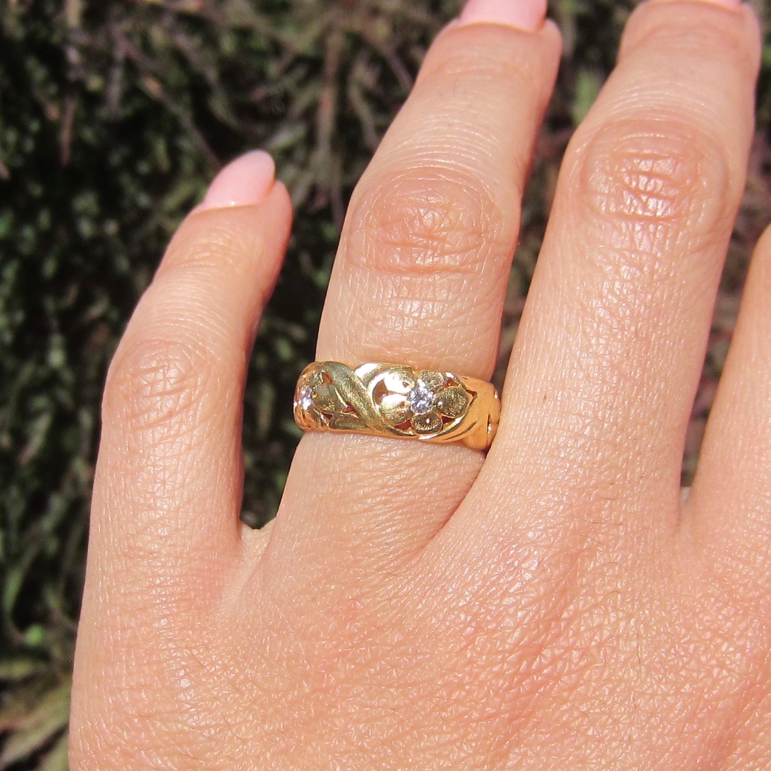 Vintage 18k Gold and Diamond Wide Floral Band Jabel c.1930s