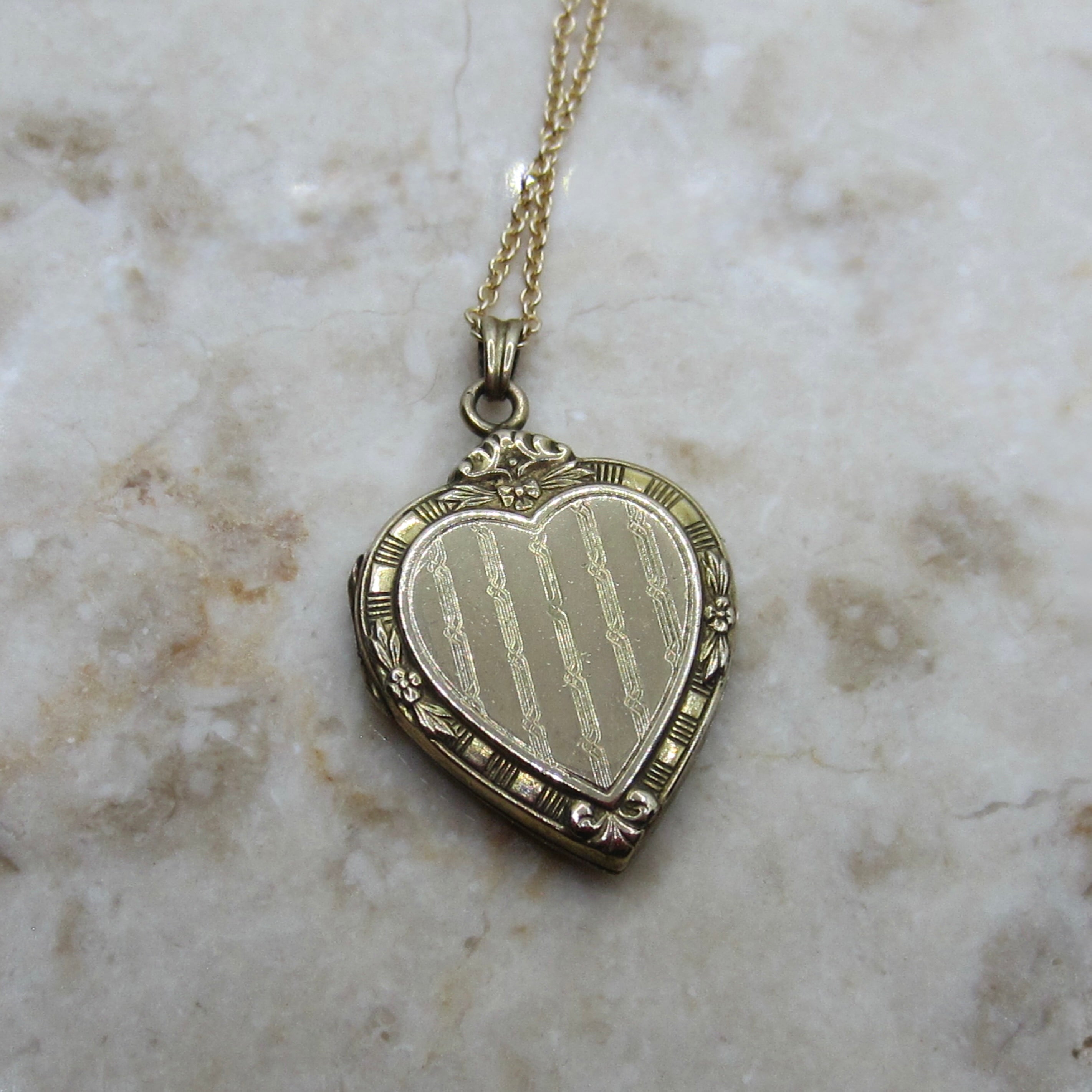 Vintage Sweetheart Locket With GE Monogram Hayward c.1940s