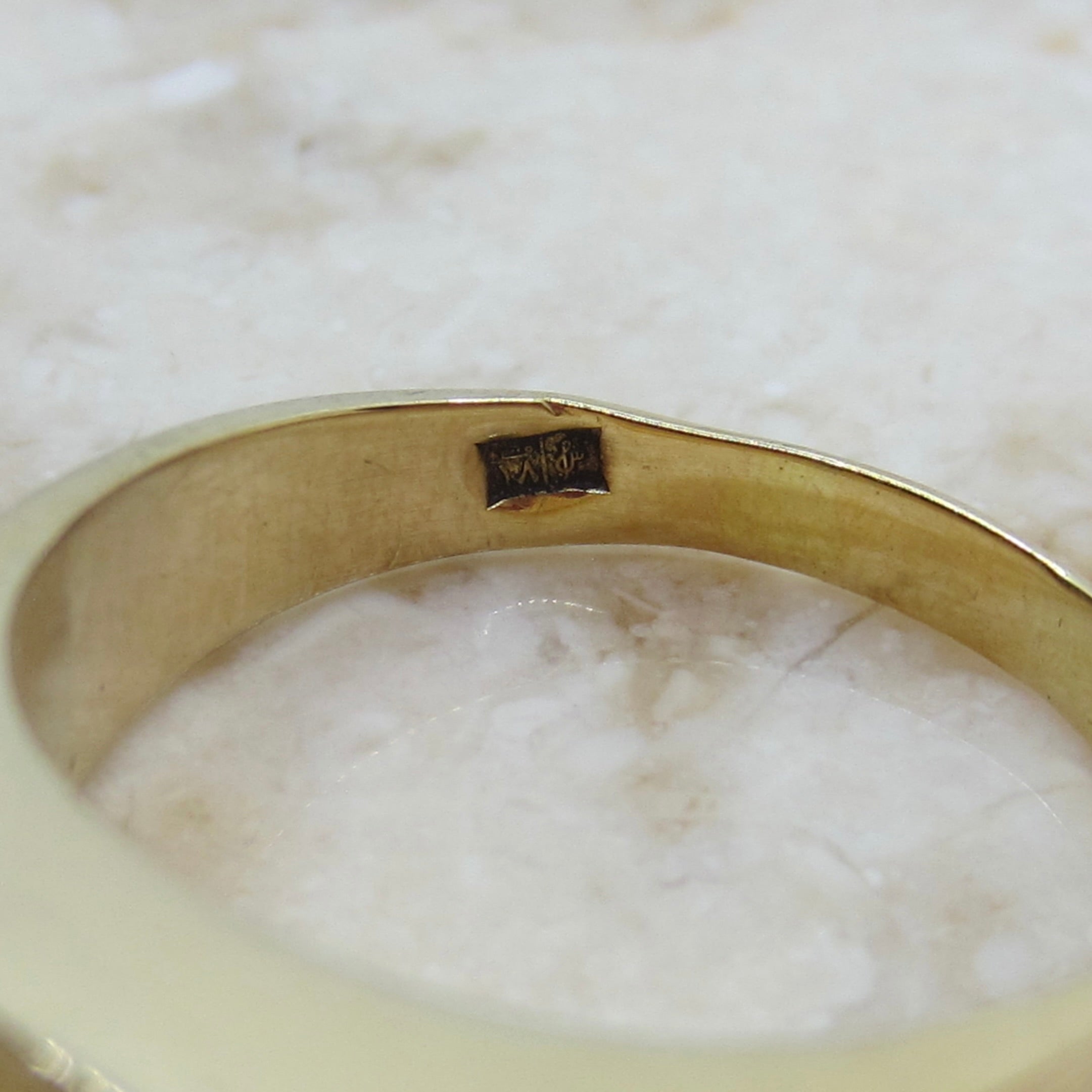 Vintage 18k Gold Egyptian Eye of Horus Stone Inlay Signet Ring c.1970s