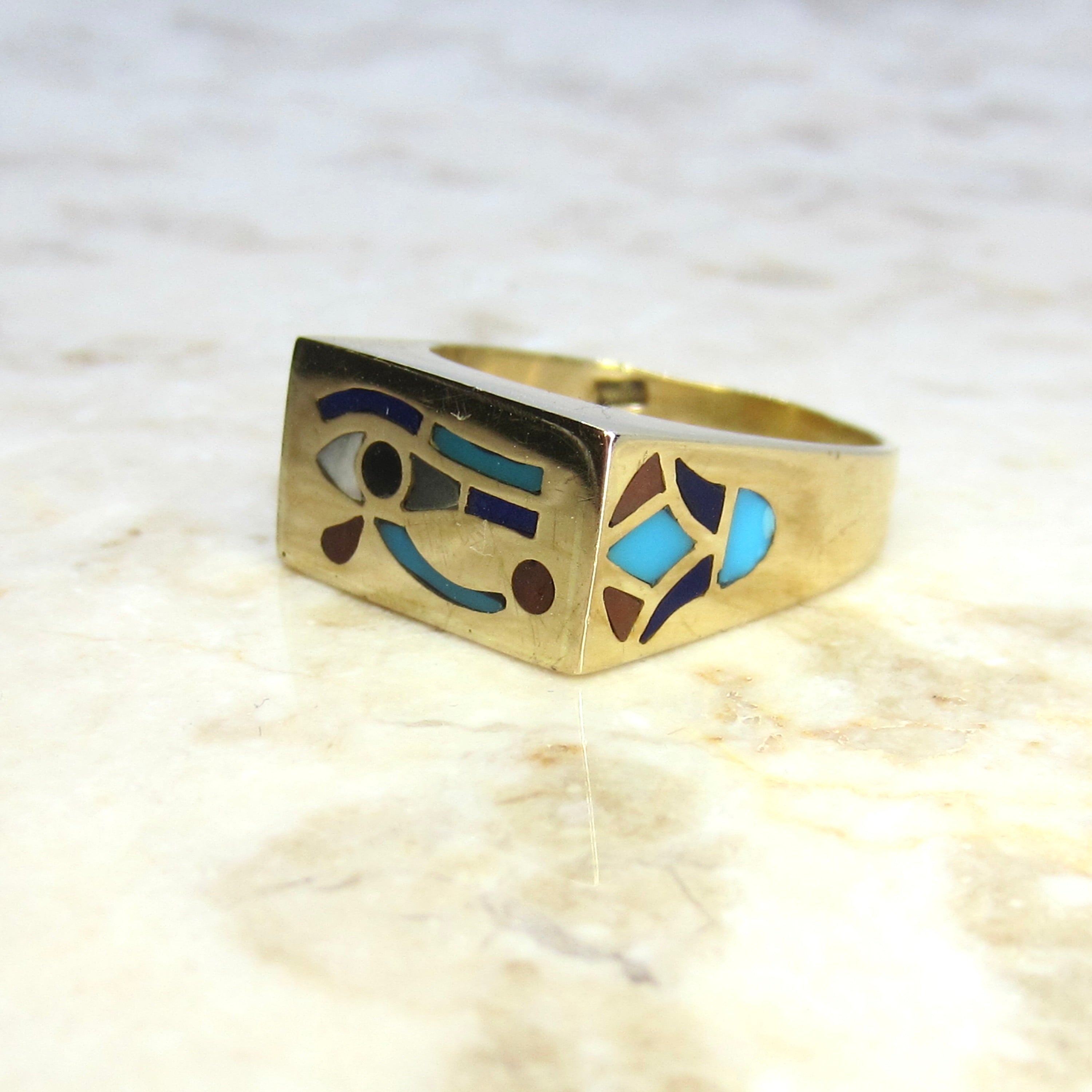 Vintage 18k Gold Egyptian Eye of Horus Stone Inlay Signet Ring c.1970s
