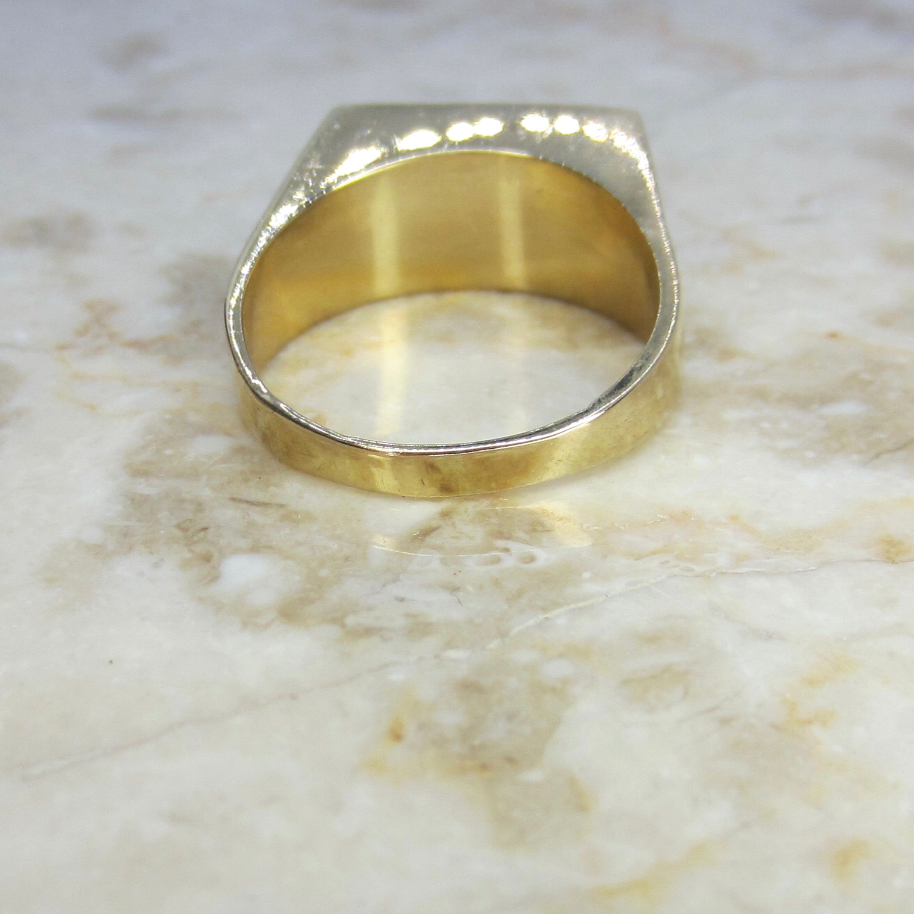 Vintage 18k Gold Egyptian Eye of Horus Stone Inlay Signet Ring c.1970s