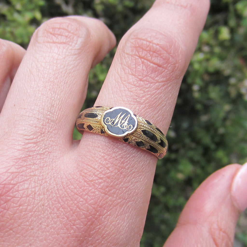 Antique 18k Gold Enamel Mourning Ring With Secret Compartment 1860
