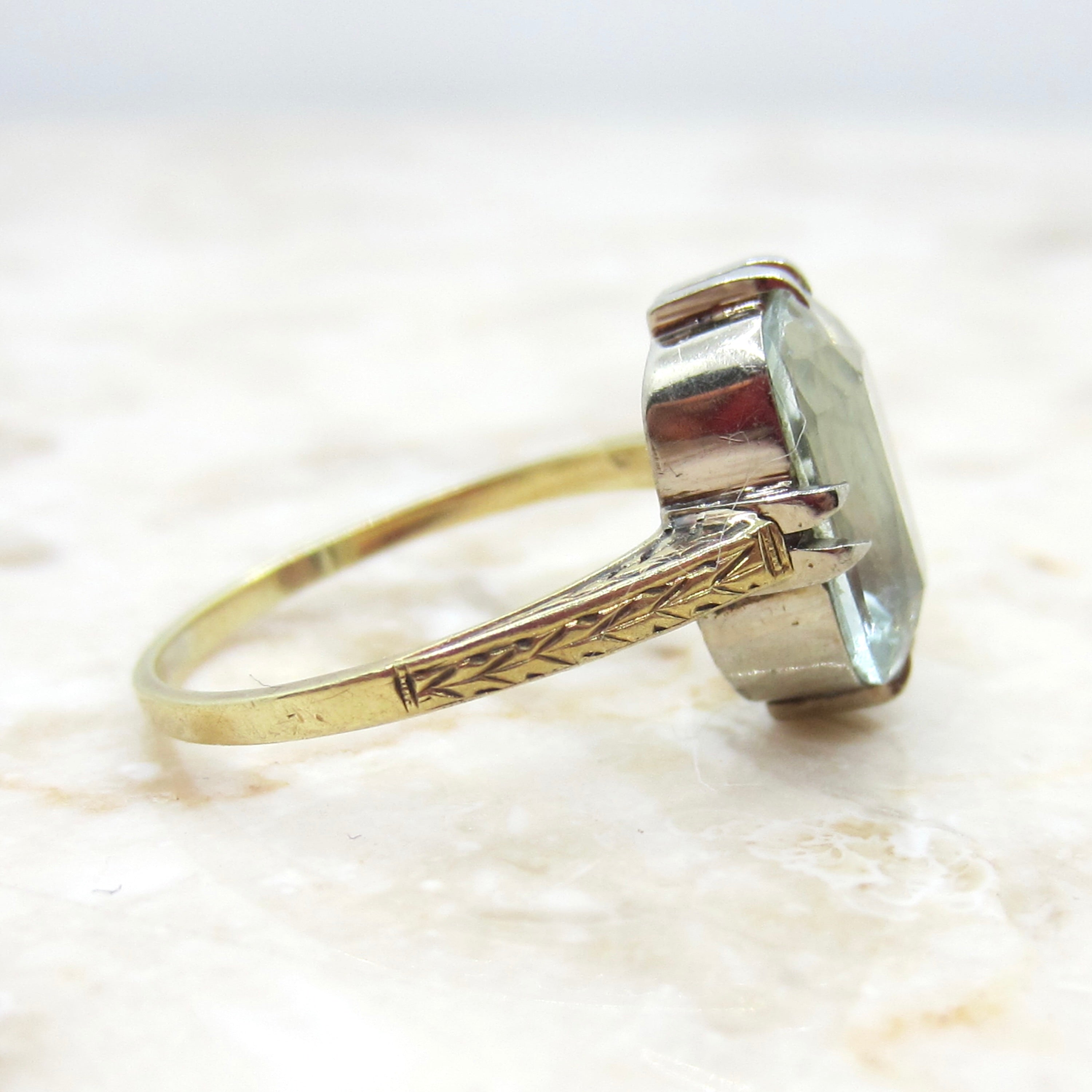 Antique Art Deco Natural Aquamarine 14k Gold Ring | Two-Tone Gold Setting with Engraved Shoulders