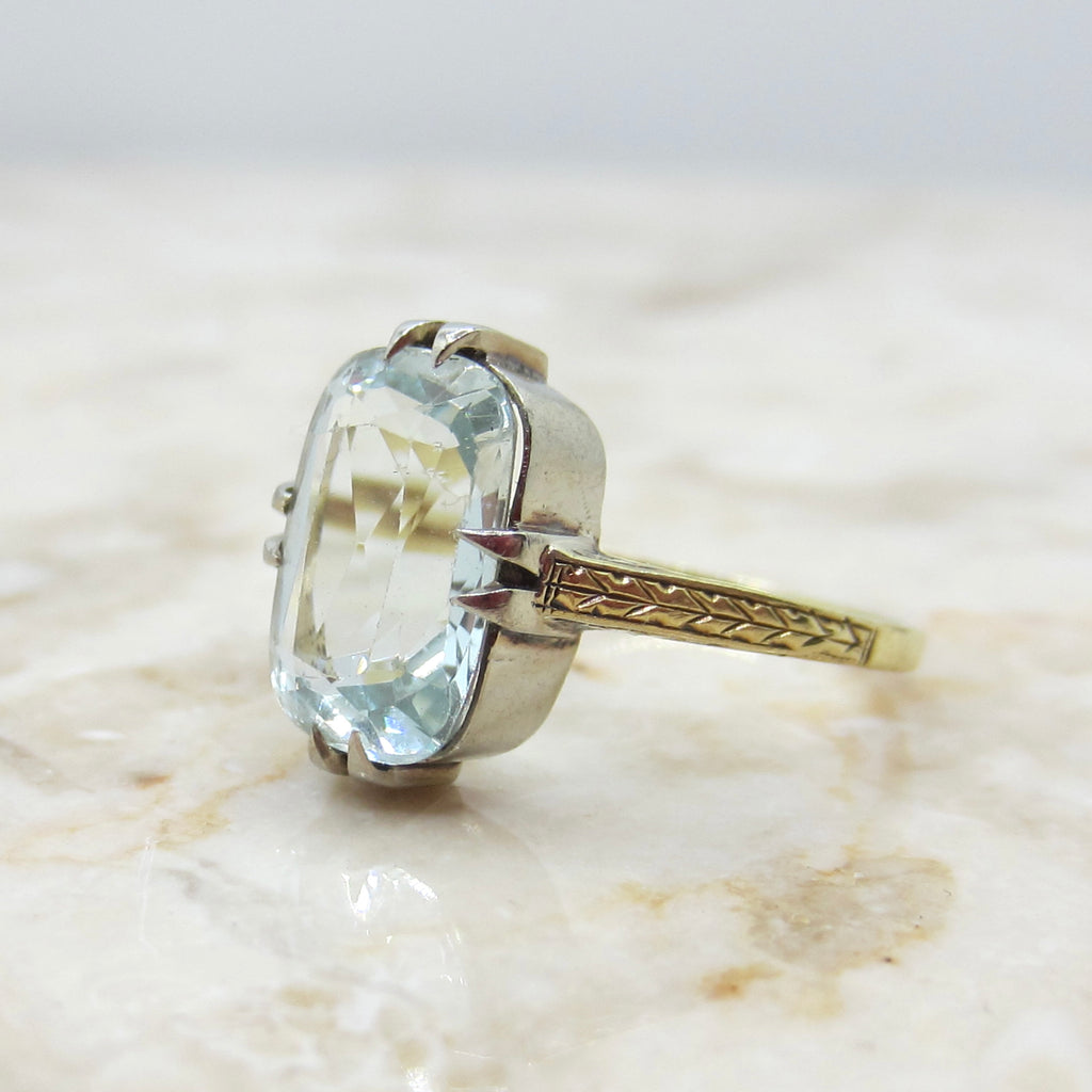 Antique Art Deco Natural Aquamarine 14k Gold Ring | Two-Tone Gold Setting with Engraved Shoulders