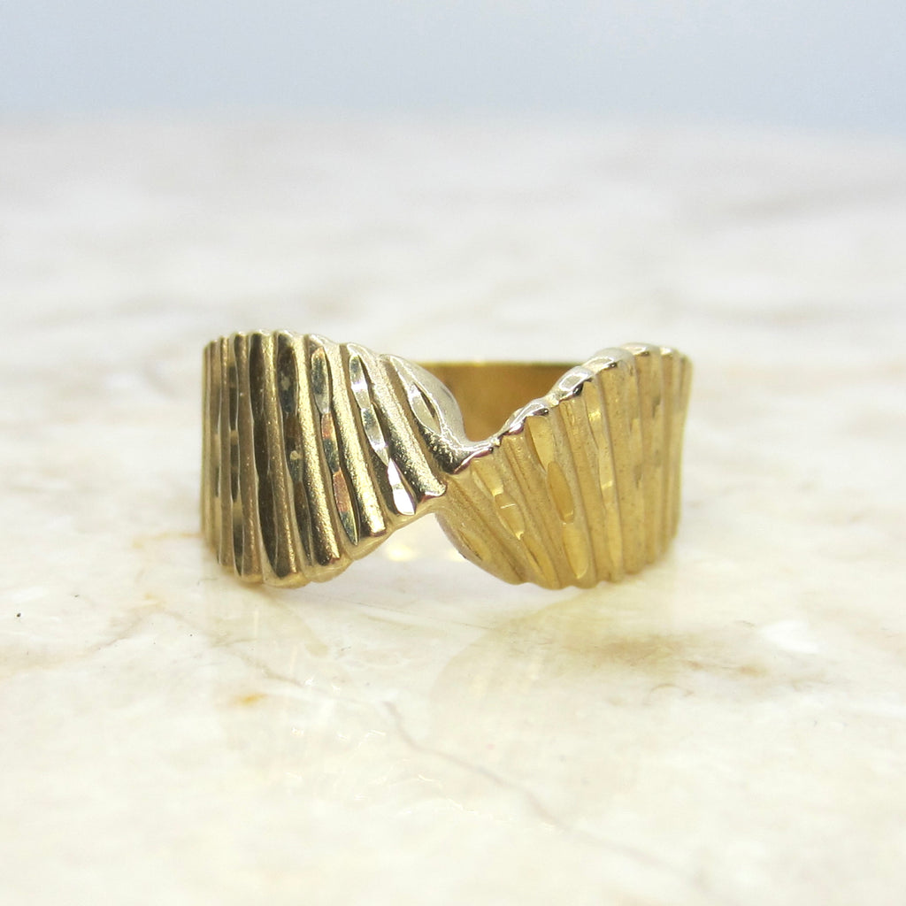 Vintage 14k Gold Textured Twist Band Ring c.1990s