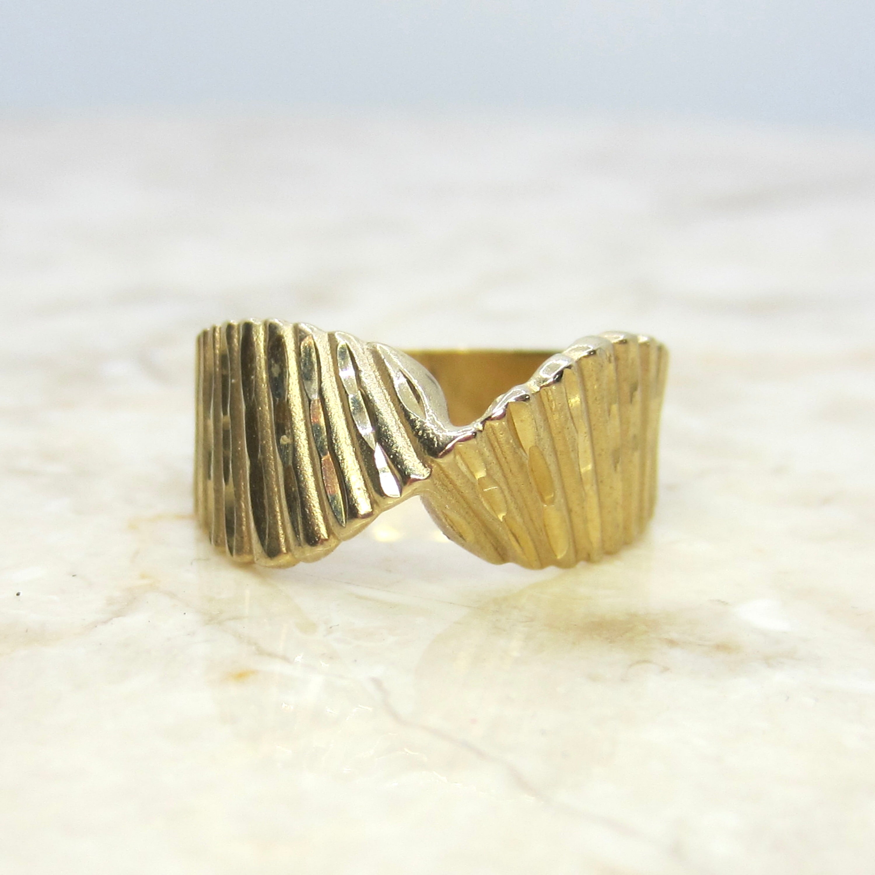 Vintage 14k Gold Textured Twist Band Ring c.1990s
