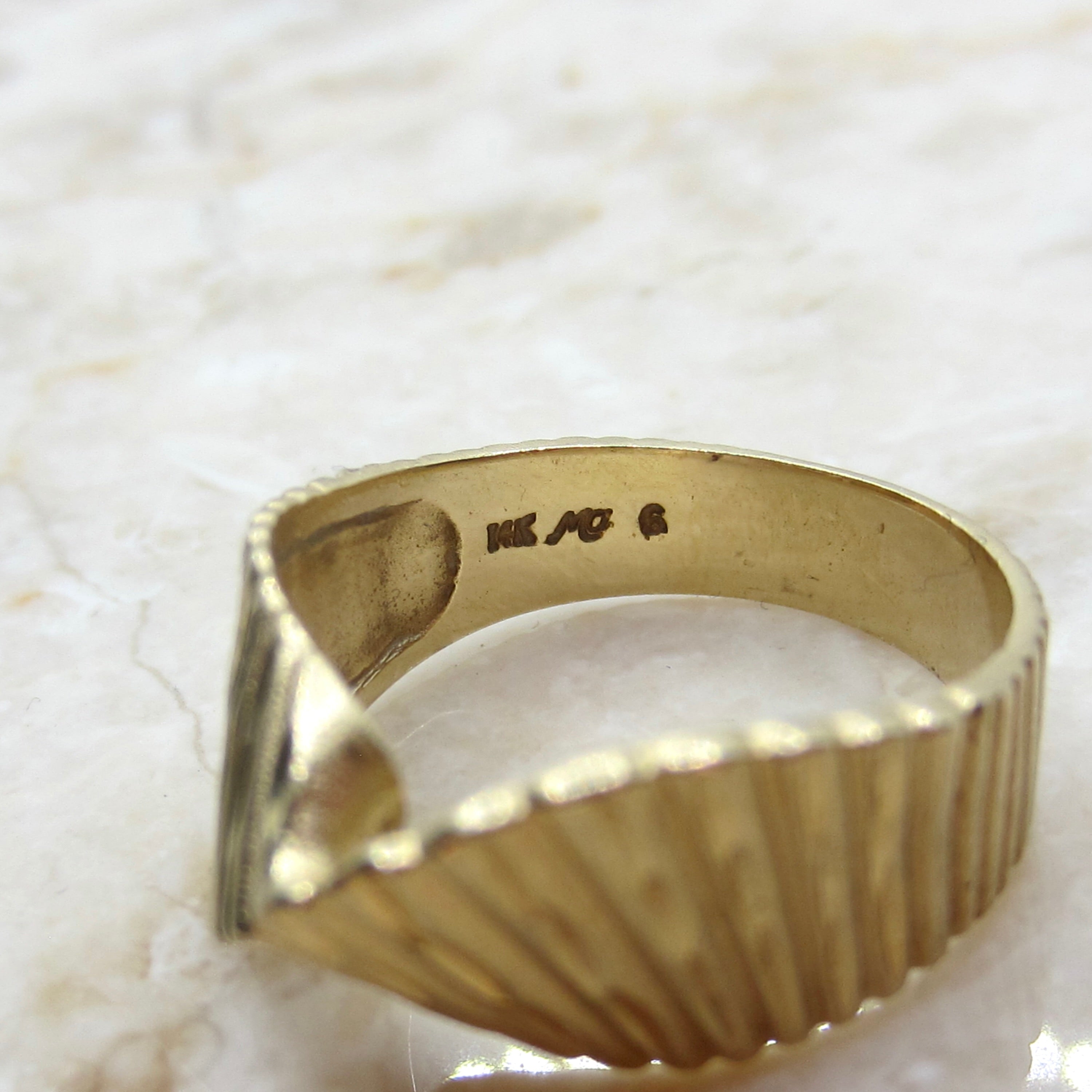 Vintage 14k Gold Textured Twist Band Ring c.1990s