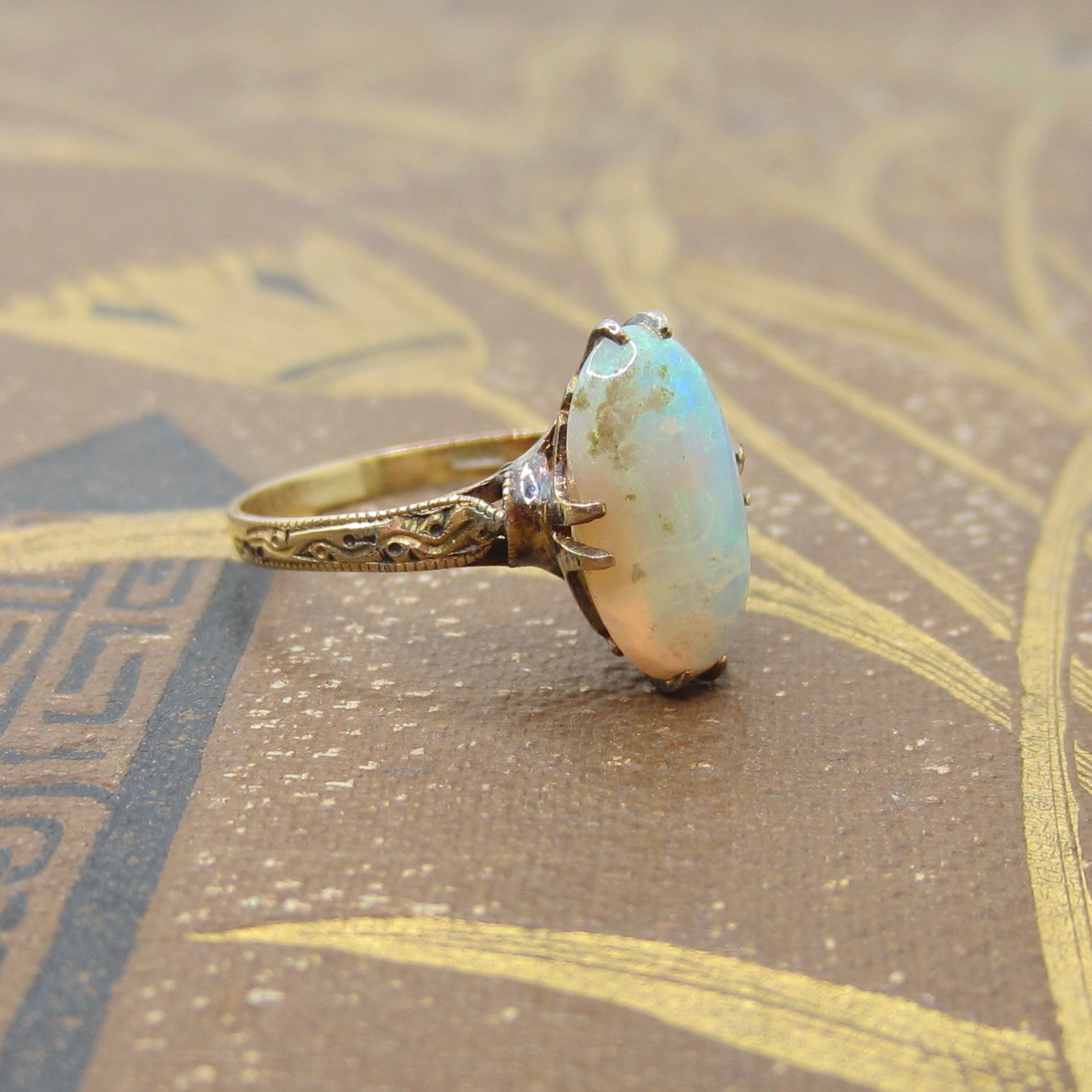 Antique 18k Gold Jelly Opal Ring c.1900