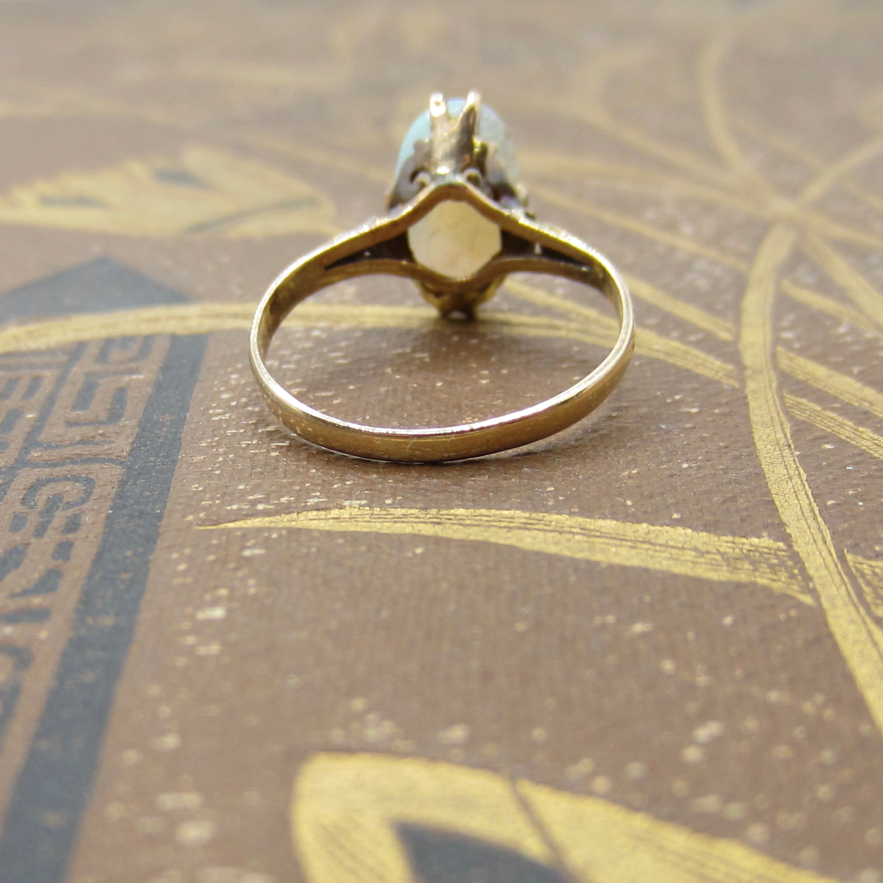 Antique 18k Gold Jelly Opal Ring c.1900