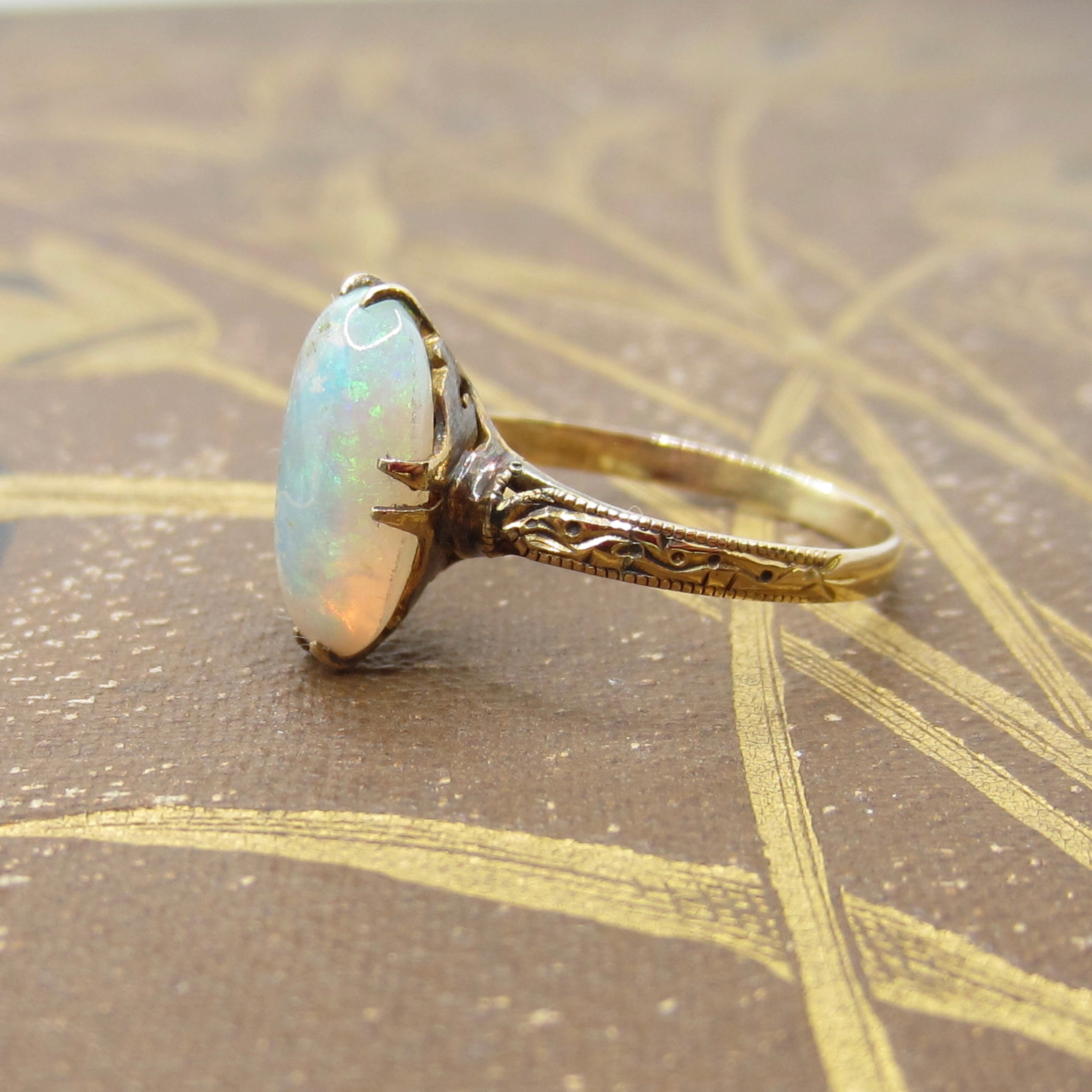 Antique 18k Gold Jelly Opal Ring c.1900
