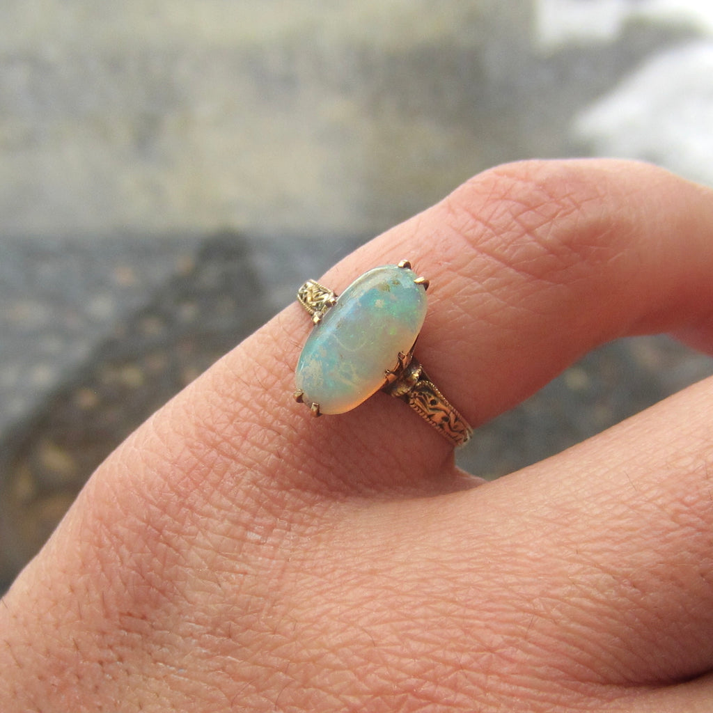 Antique 18k Gold Jelly Opal Ring c.1900