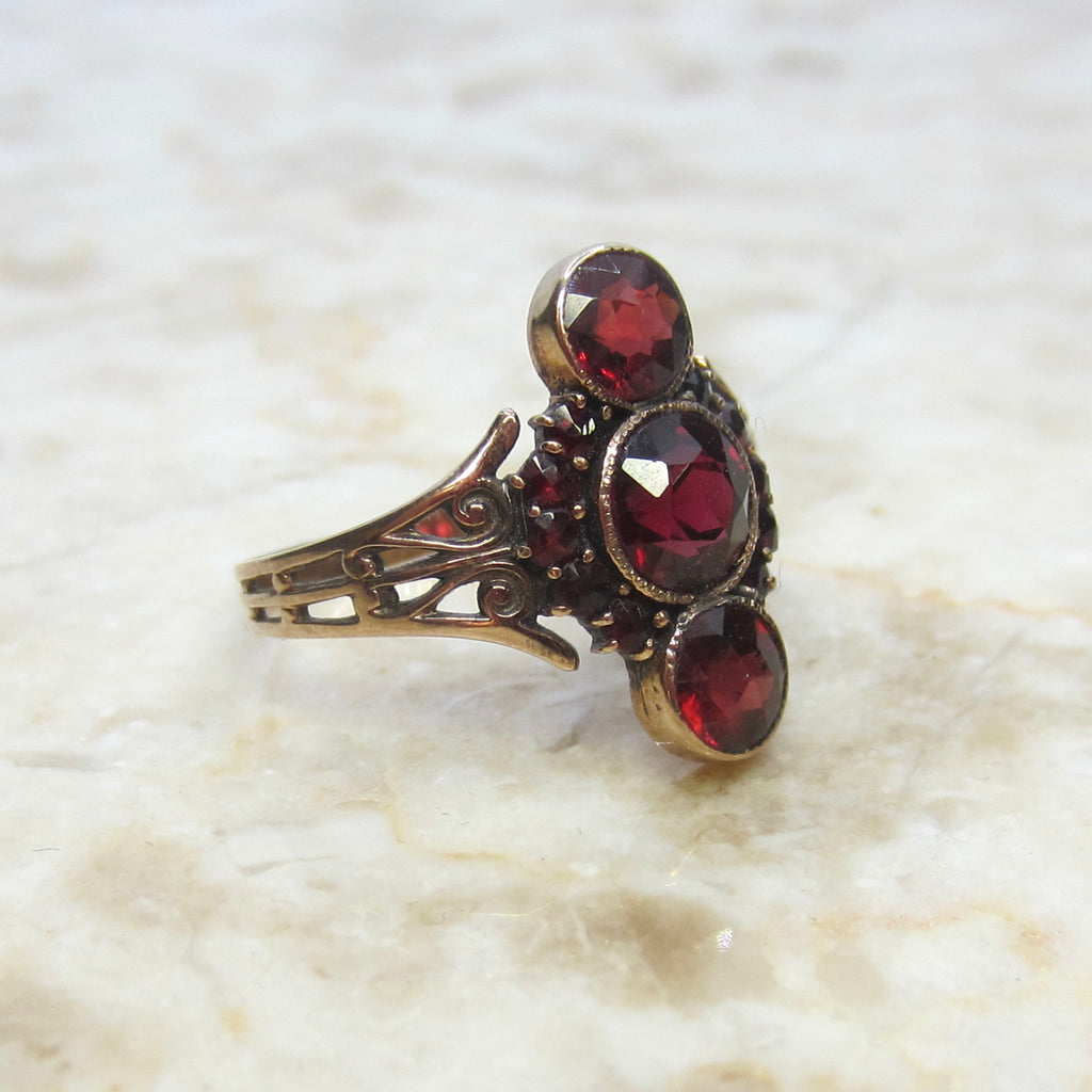 Antique Victorian 14k Gold Garnet Ring c.1880s