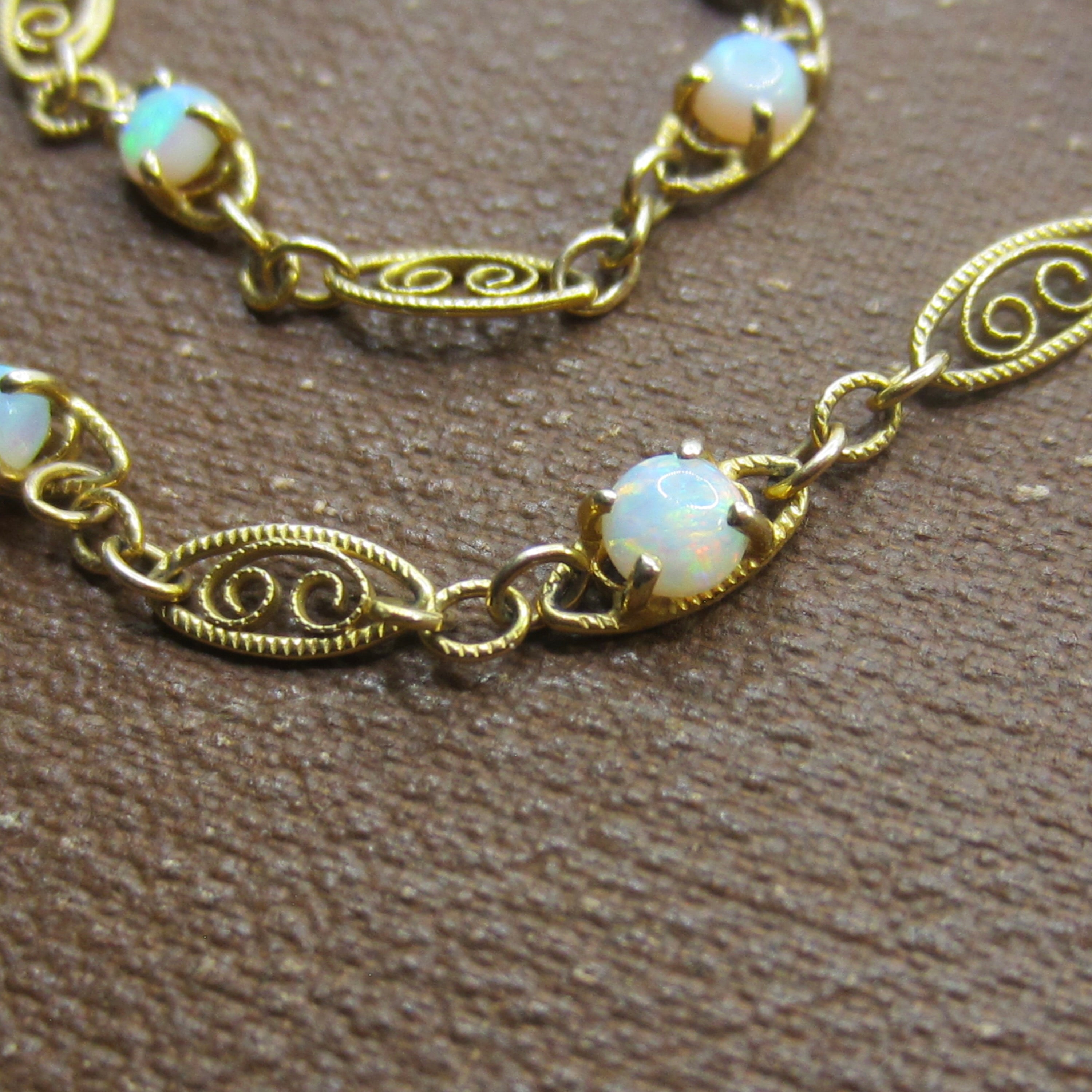 Vintage 14k Gold Filigree Opal Bracelet c.1980s