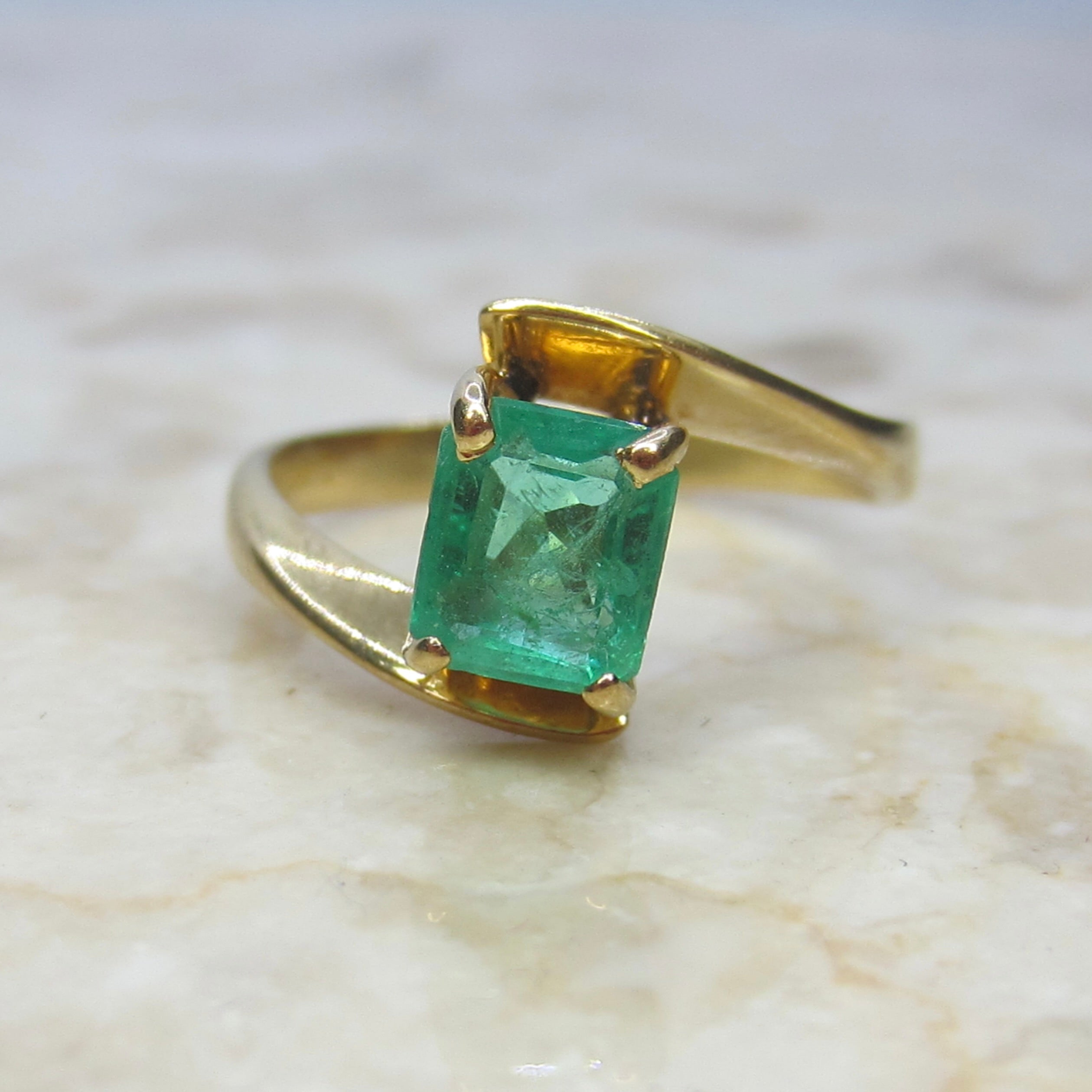 Vintage 18k Gold 1.30 ct Emerald Ring c.1980s