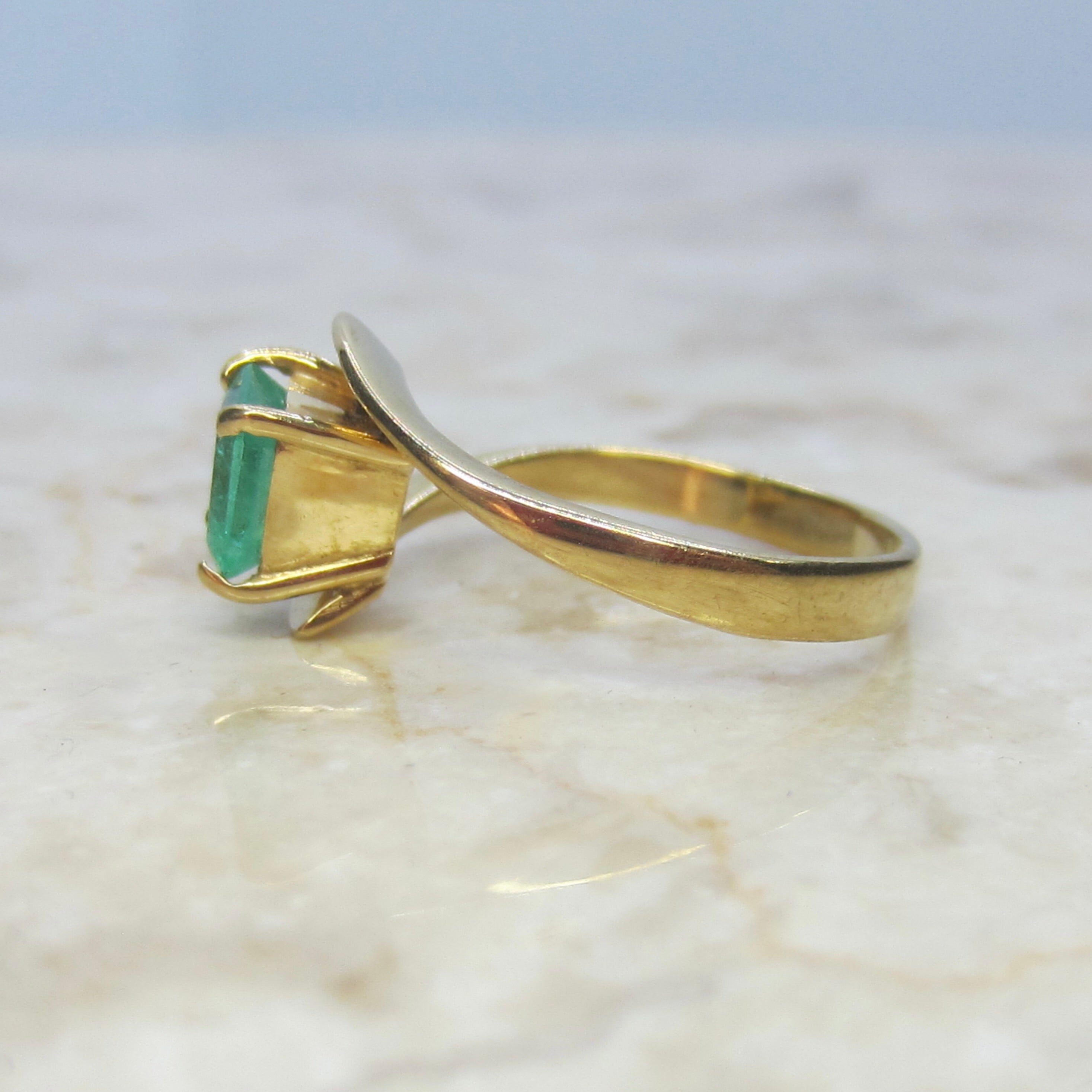 Vintage 18k Gold 1.30 ct Emerald Ring c.1980s