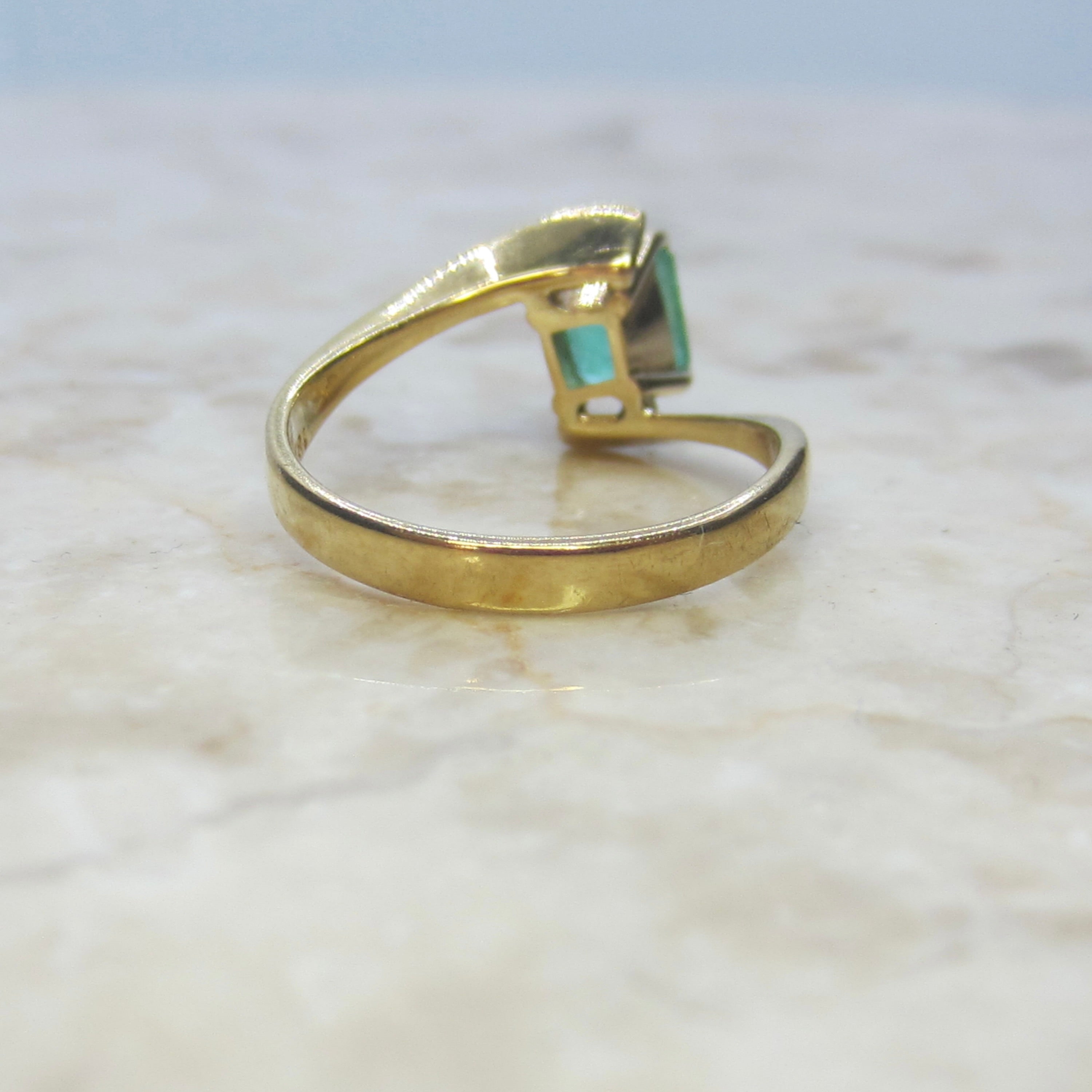 Vintage 18k Gold 1.30 ct Emerald Ring c.1980s