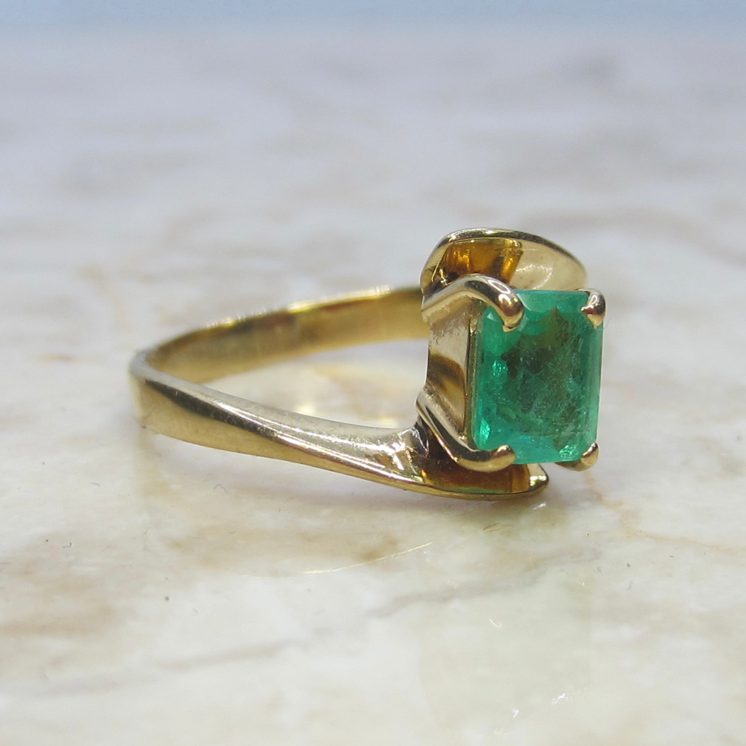 Vintage 18k Gold 1.30 ct Emerald Ring c.1980s