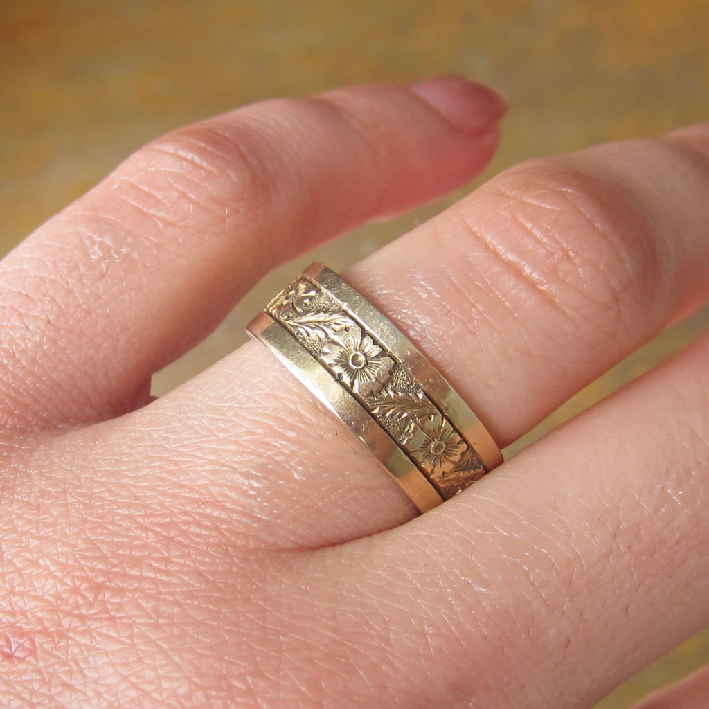 Vintage 14k Gold Carved Floral Band c.1940s