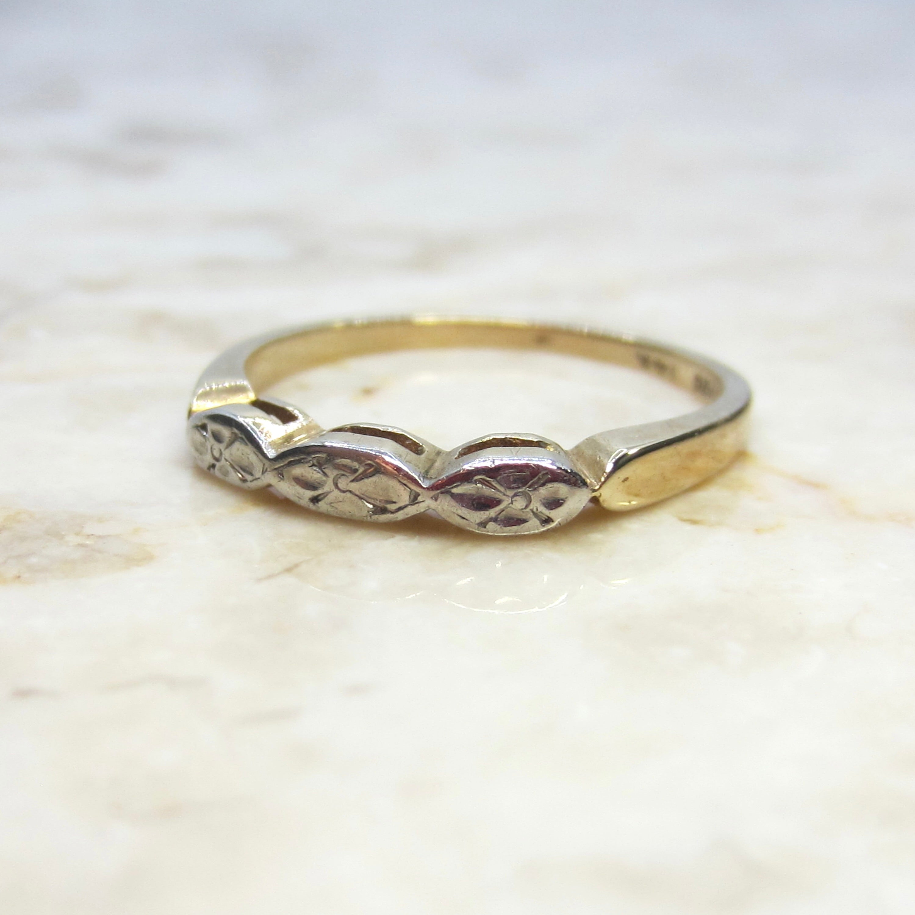 Vintage Art Deco 14k Gold Floral Band c.1930s
