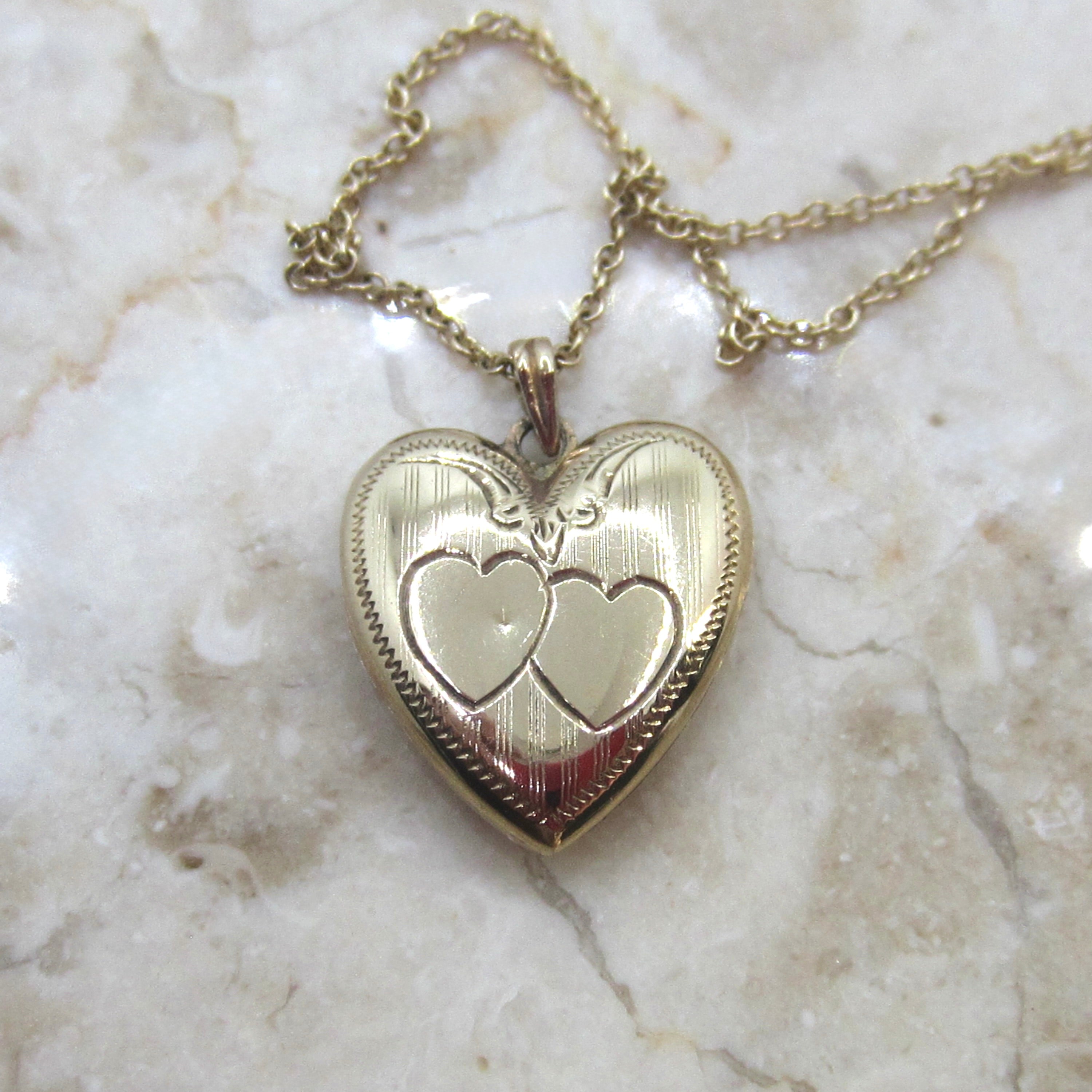 Vintage Sweetheart Locket 10k Gold Heart Photo Locket Necklace c.1940s