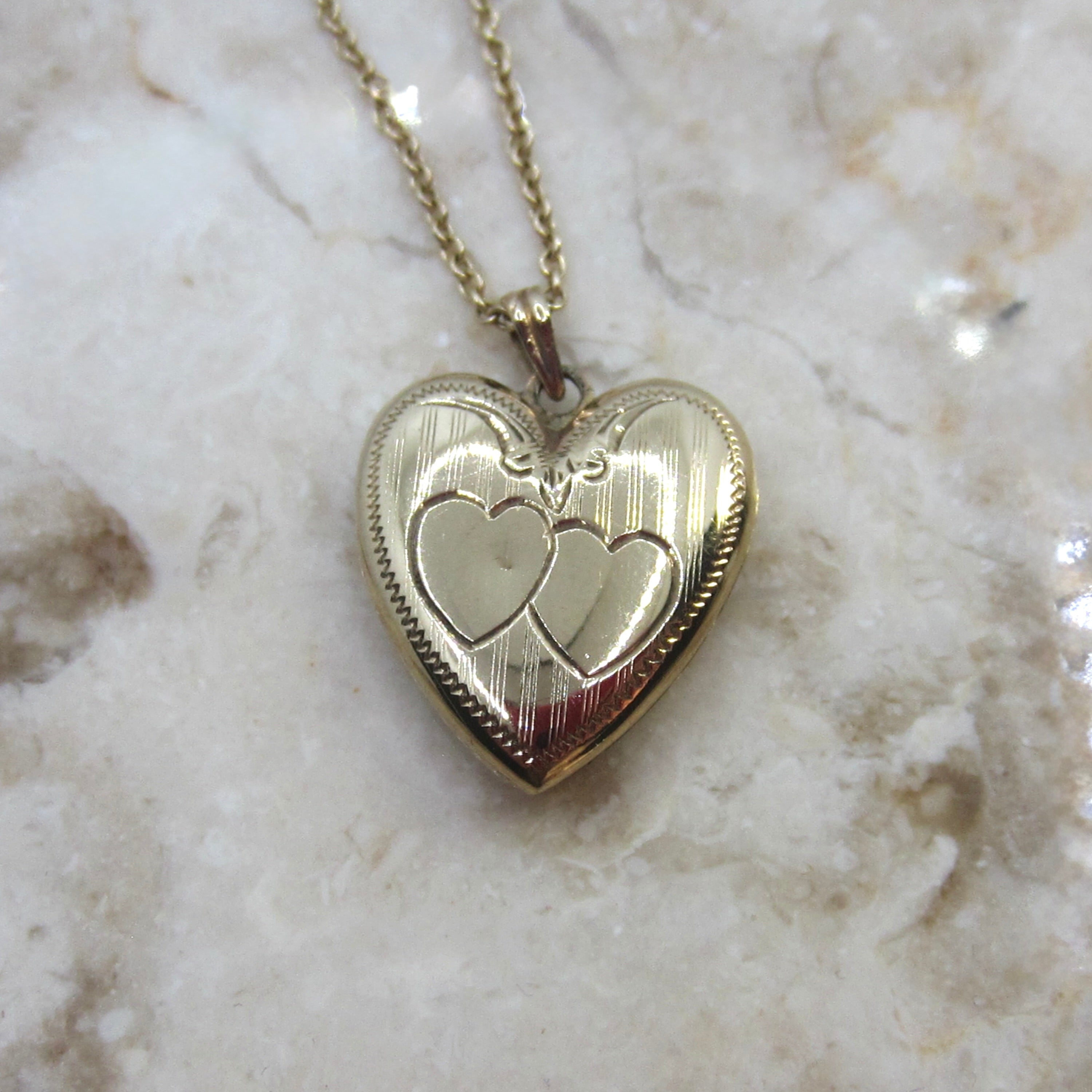 Vintage Sweetheart Locket 10k Gold Heart Photo Locket Necklace c.1940s