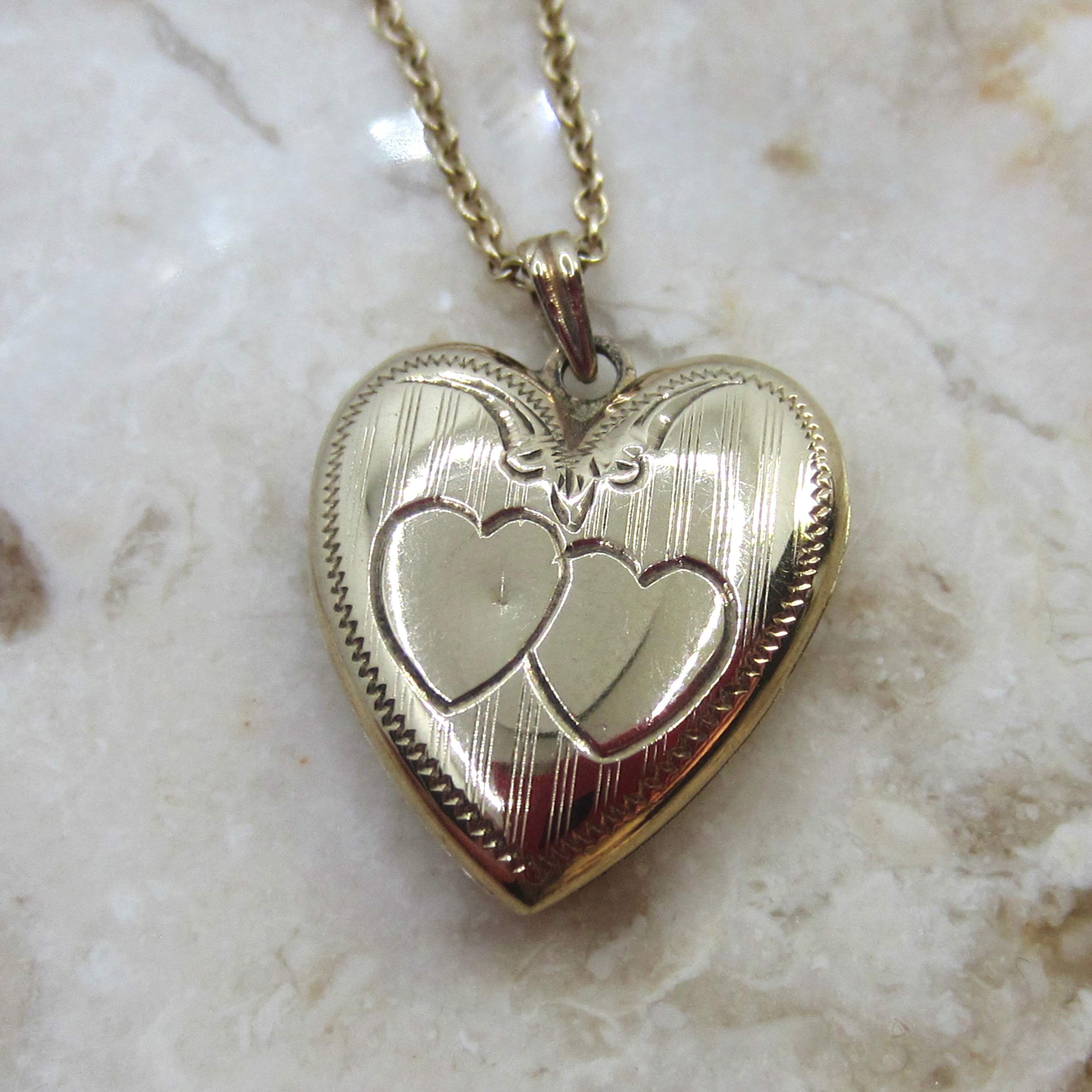 Vintage Sweetheart Locket 10k Gold Heart Photo Locket Necklace c.1940s