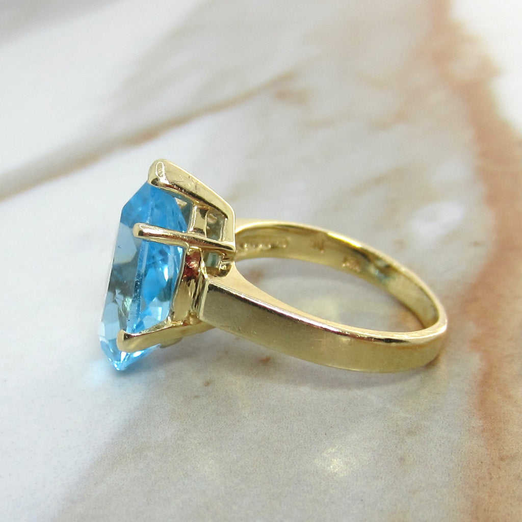 Vintage Mid Century 14k Gold Pear Cut Blue Topaz Ring c.1970s