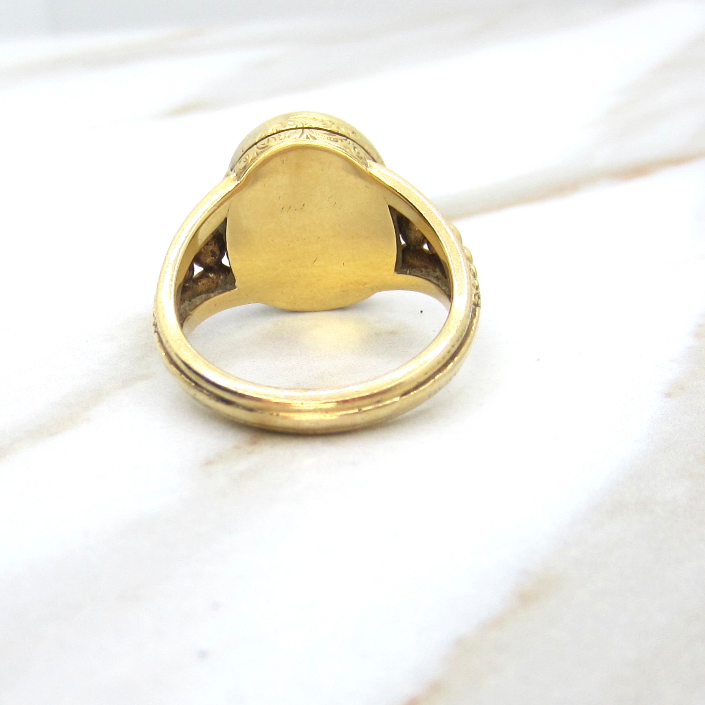 Antique Victorian 18k Gold Onyx Poison Locket Ring c.1880s