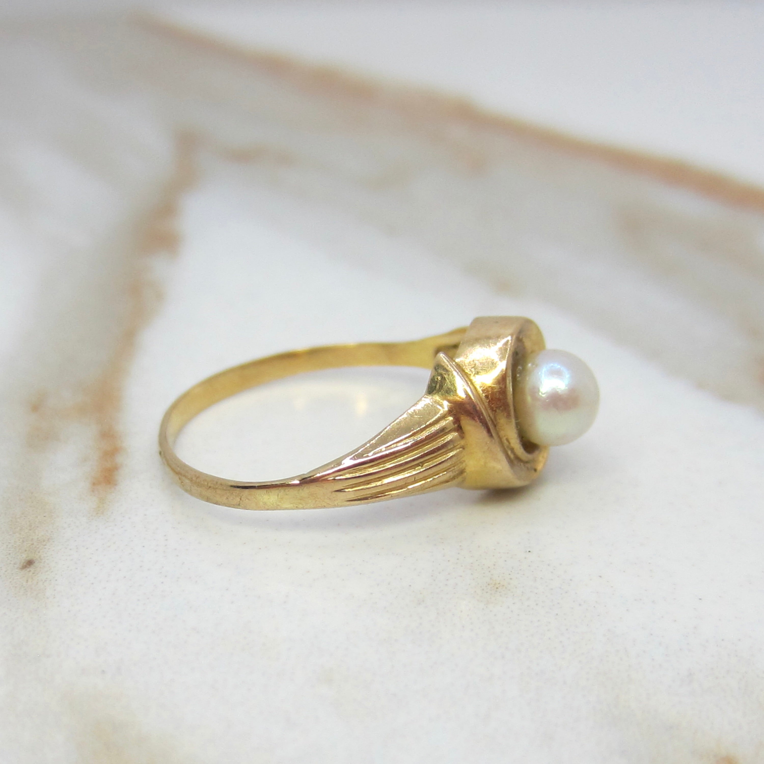 Vintage 18k Gold French Cultured Pearl Ring c.1960s