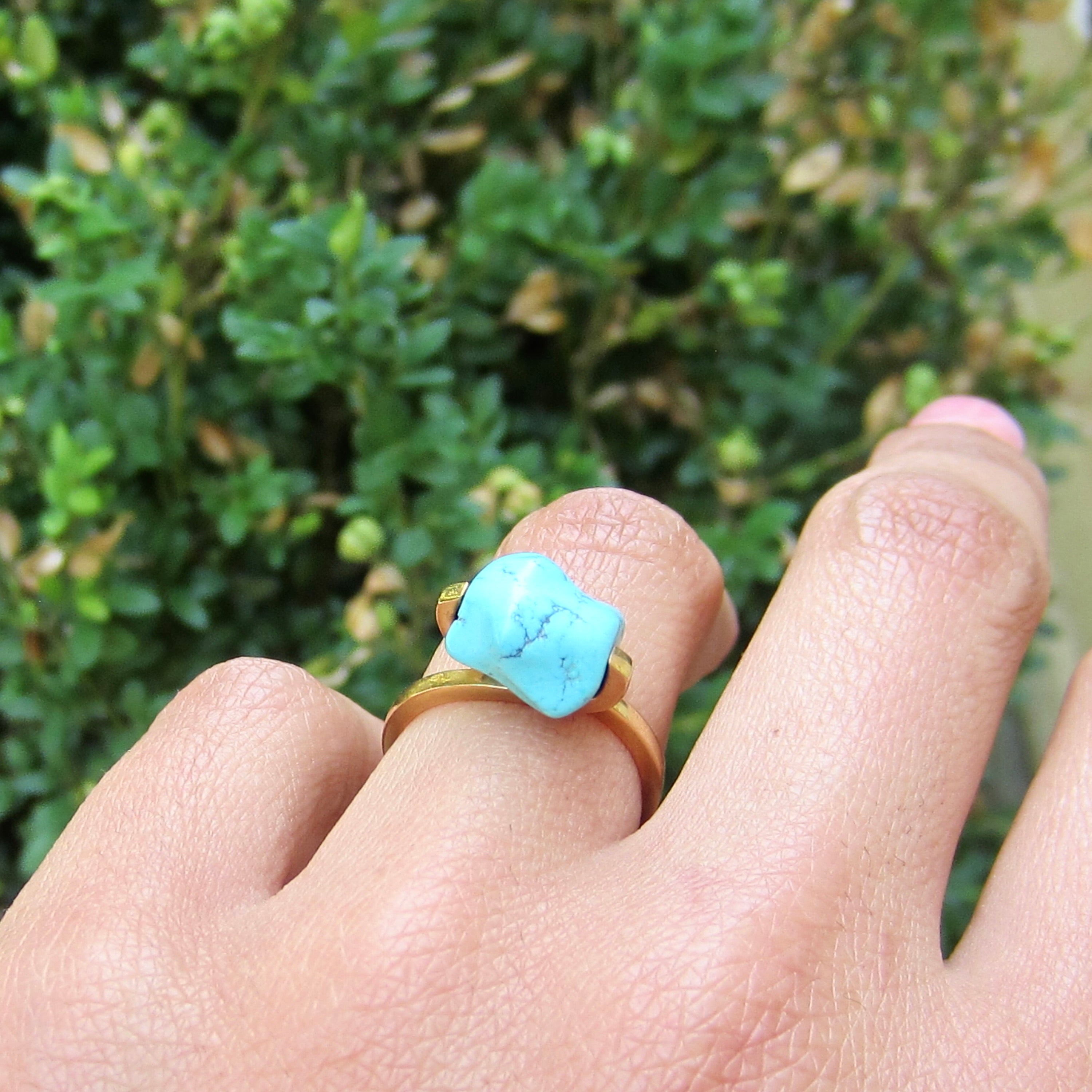 Vintage Modernist 18k Gold Turquoise Nugget Ring c.1970s