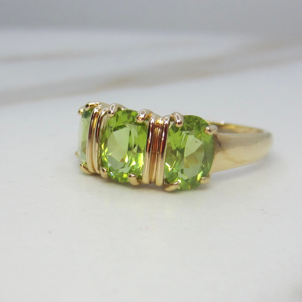 Vintage 14k Gold Peridot Three Stone Ring c.1990s