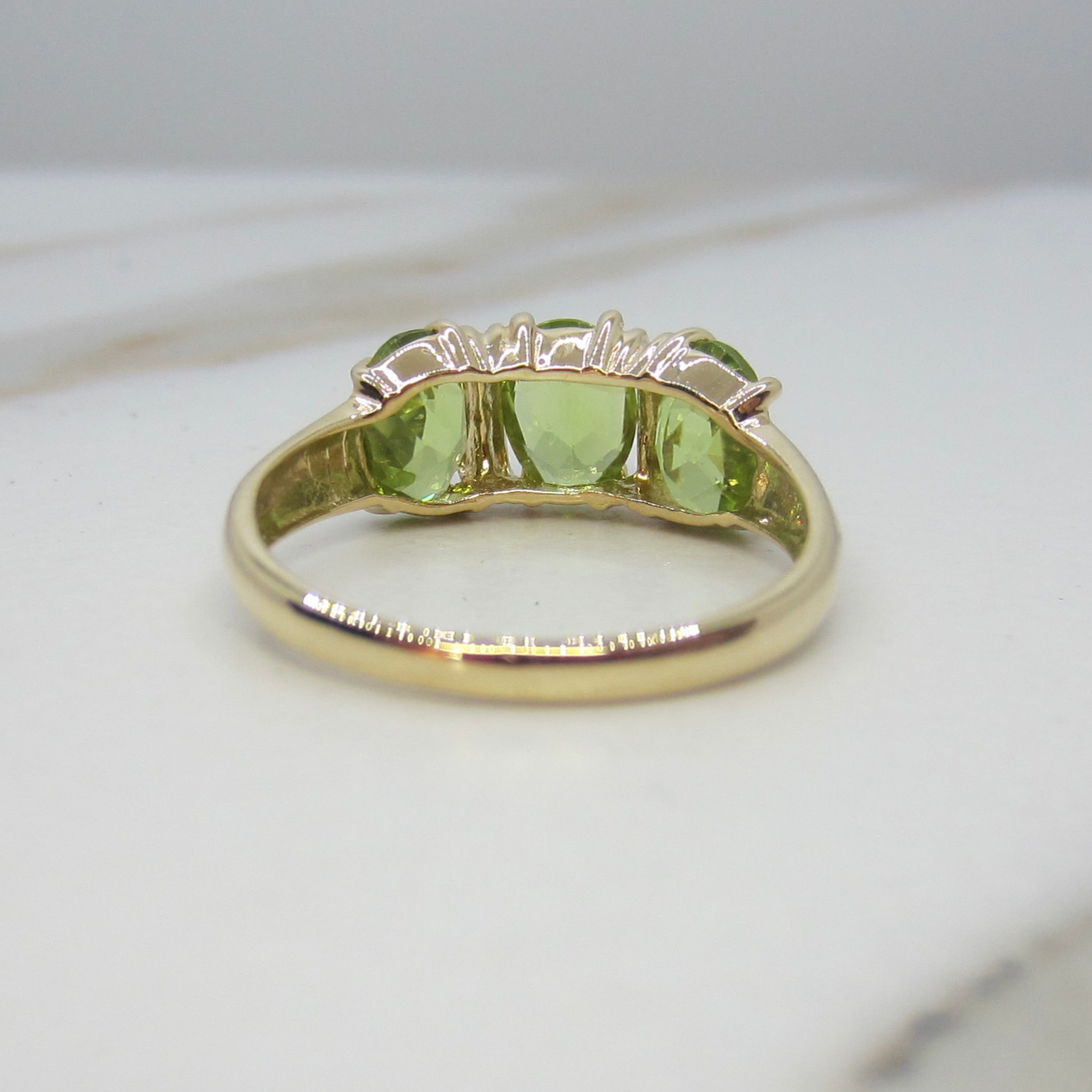 Vintage 14k Gold Peridot Three Stone Ring c.1990s